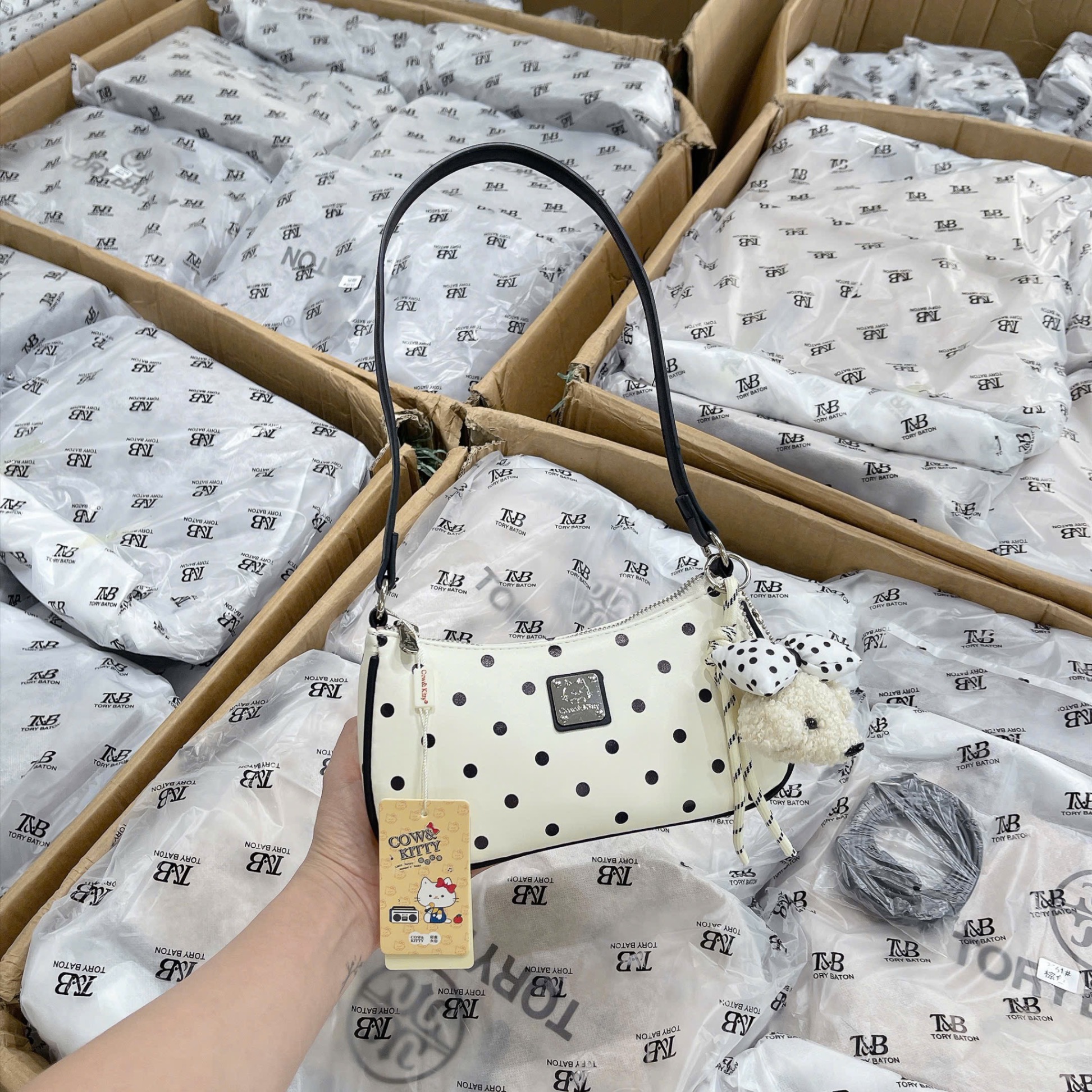 TÚI KẸP NÁCH CHẤM BI M8270
