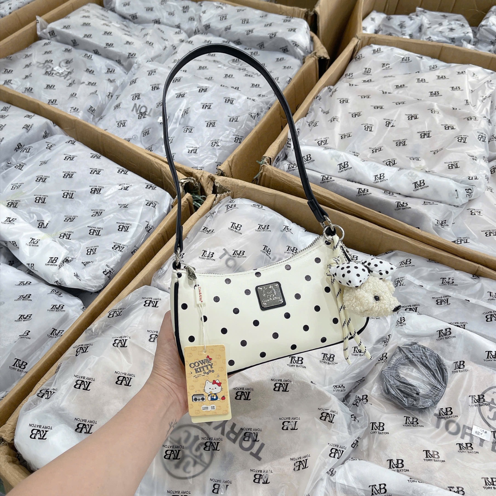 TÚI KẸP NÁCH CHẤM BI M8270