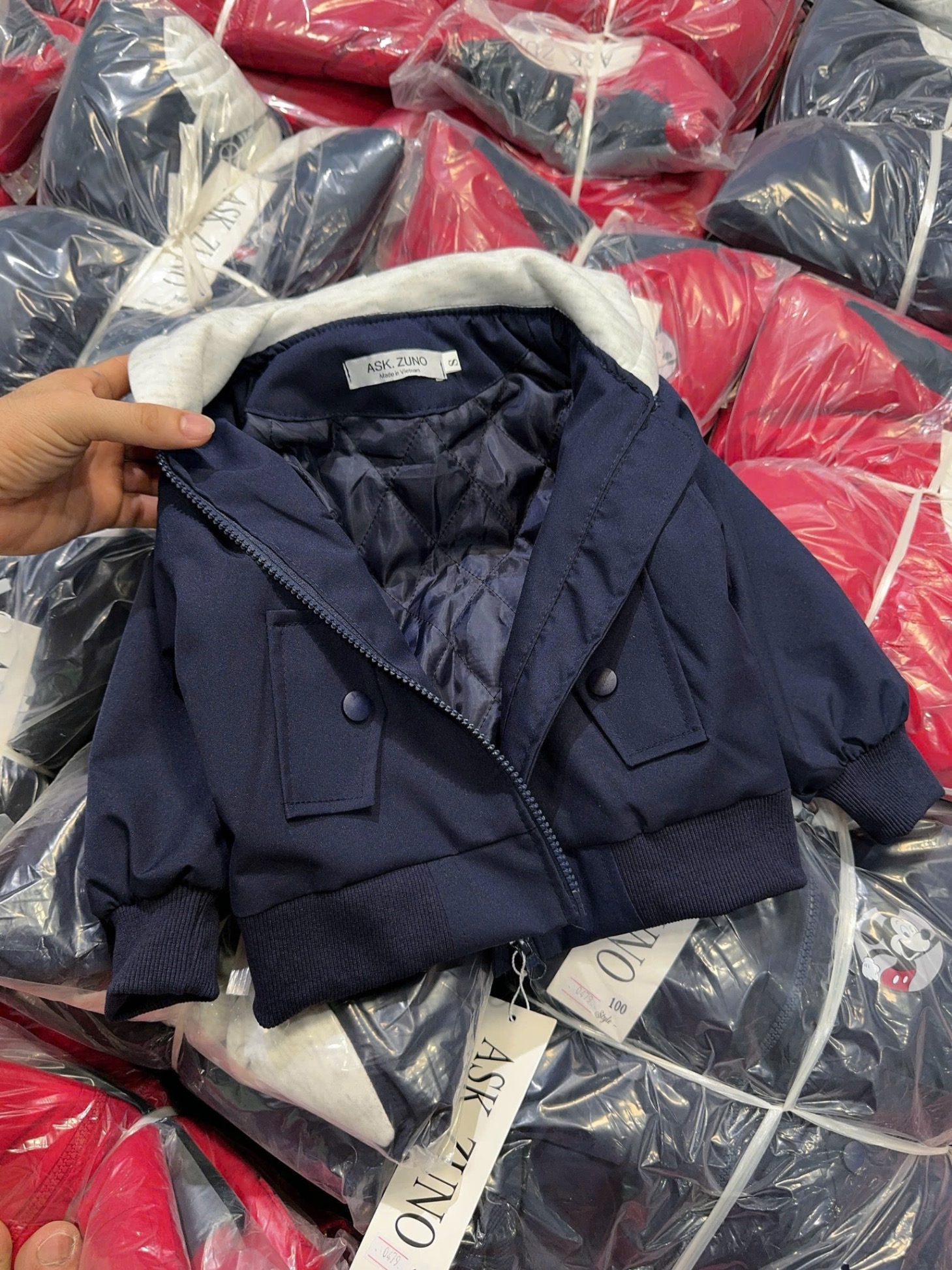 GOM - ÁO KHOÁC BOMBER MICKY 2 MÀU CHO BT