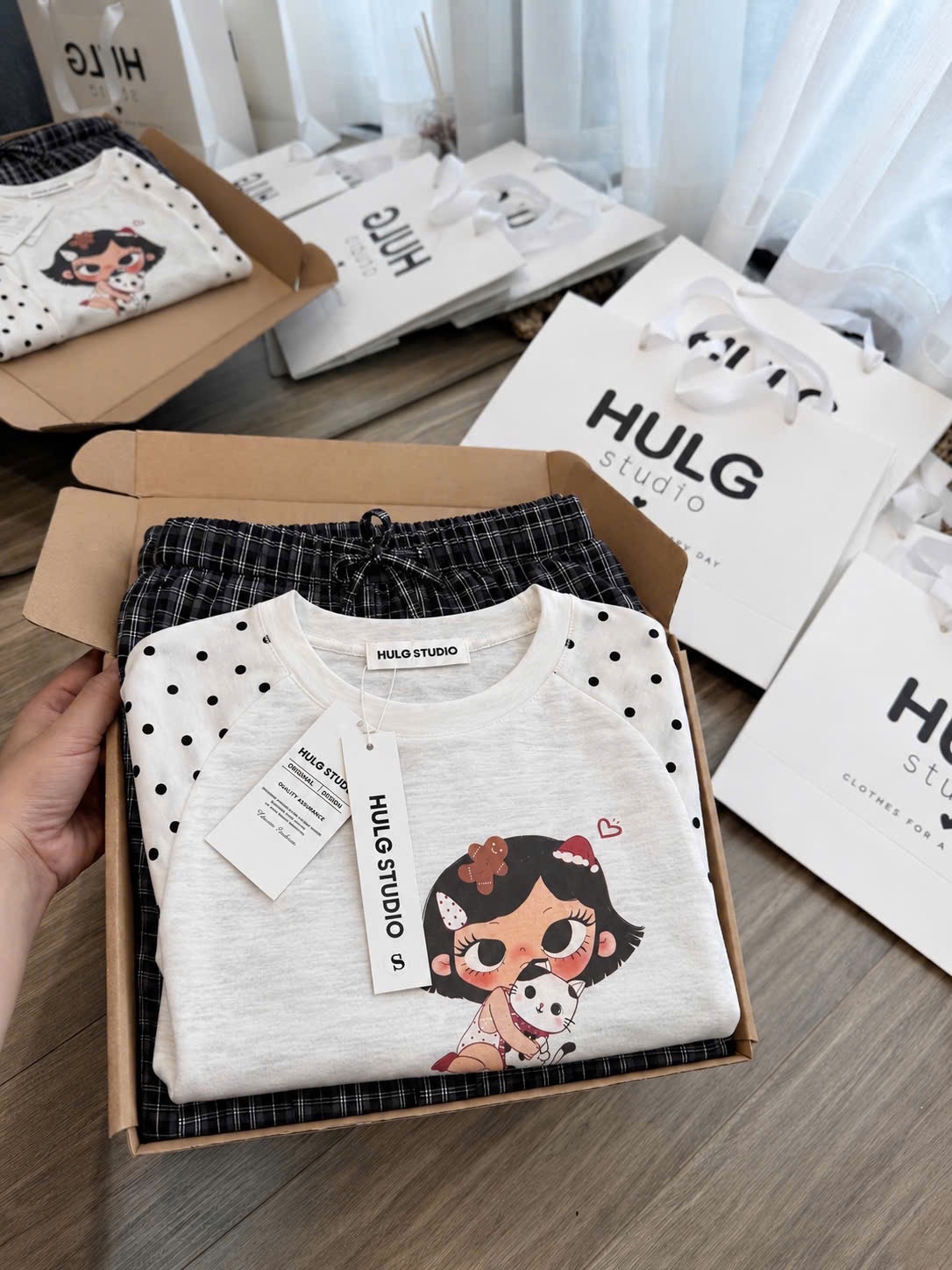 GOM- SÉT ÁO CÔ GÁI ÔM MÈO KITTY CHO NỮ