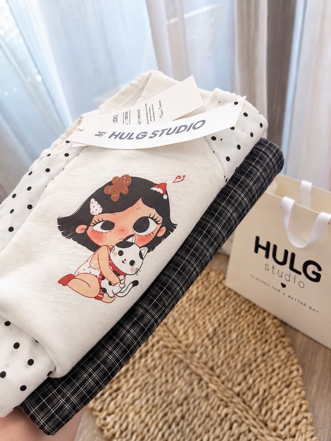 GOM- SÉT ÁO CÔ GÁI ÔM MÈO KITTY CHO NỮ