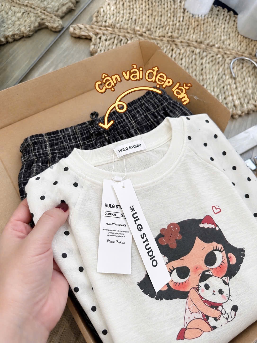 GOM- SÉT ÁO CÔ GÁI ÔM MÈO KITTY CHO NỮ