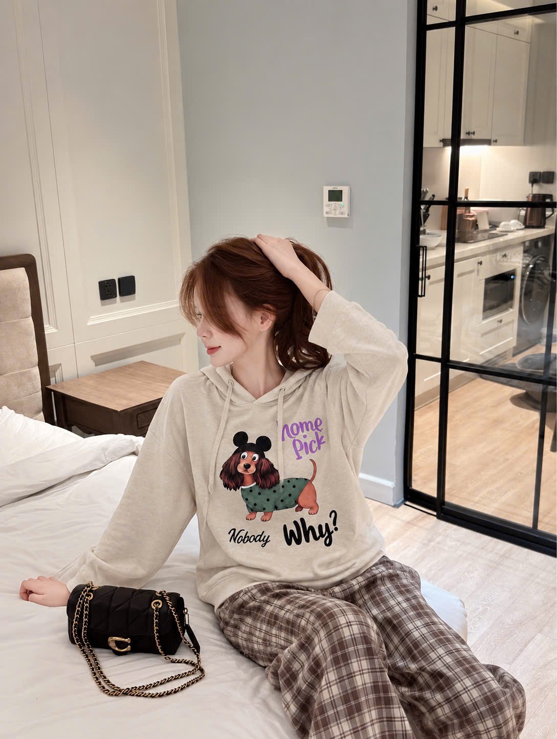 ÁO HODIE MŨ GIẤY HÌNH CÚN MÀU BE