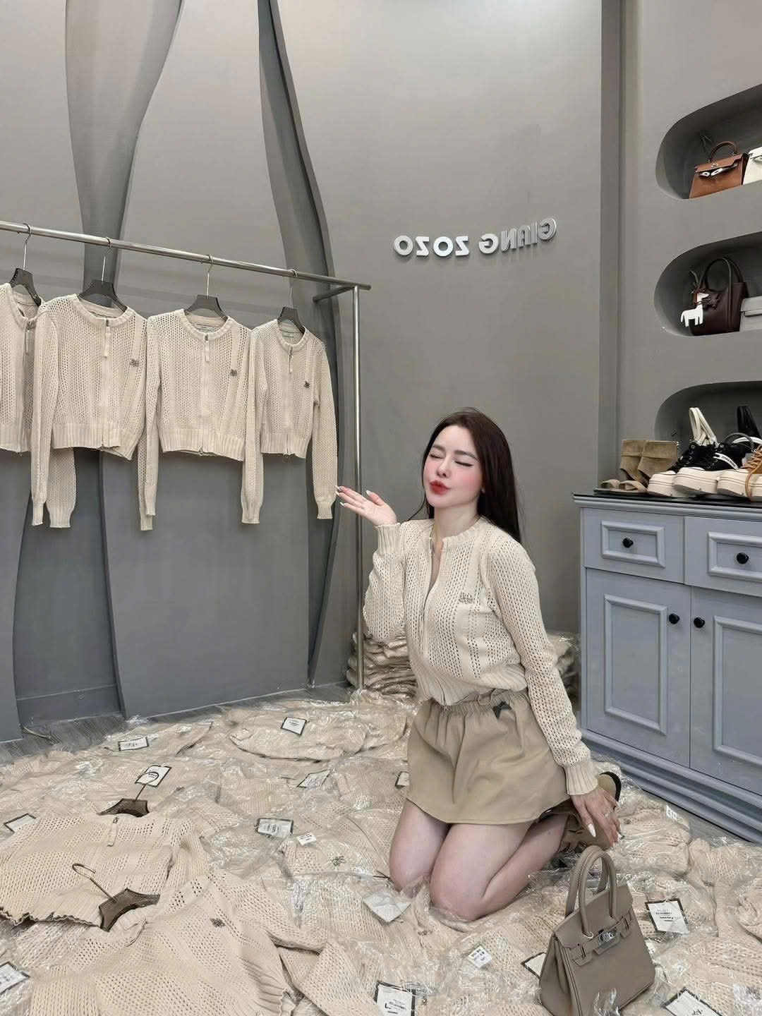 ÁO KHOÁC LEN LƯỚI KHOÁ DIO QC