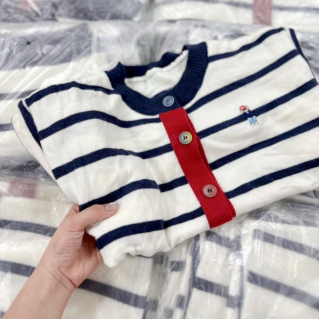 ÁO LEN CDG KẺ GẤU QC