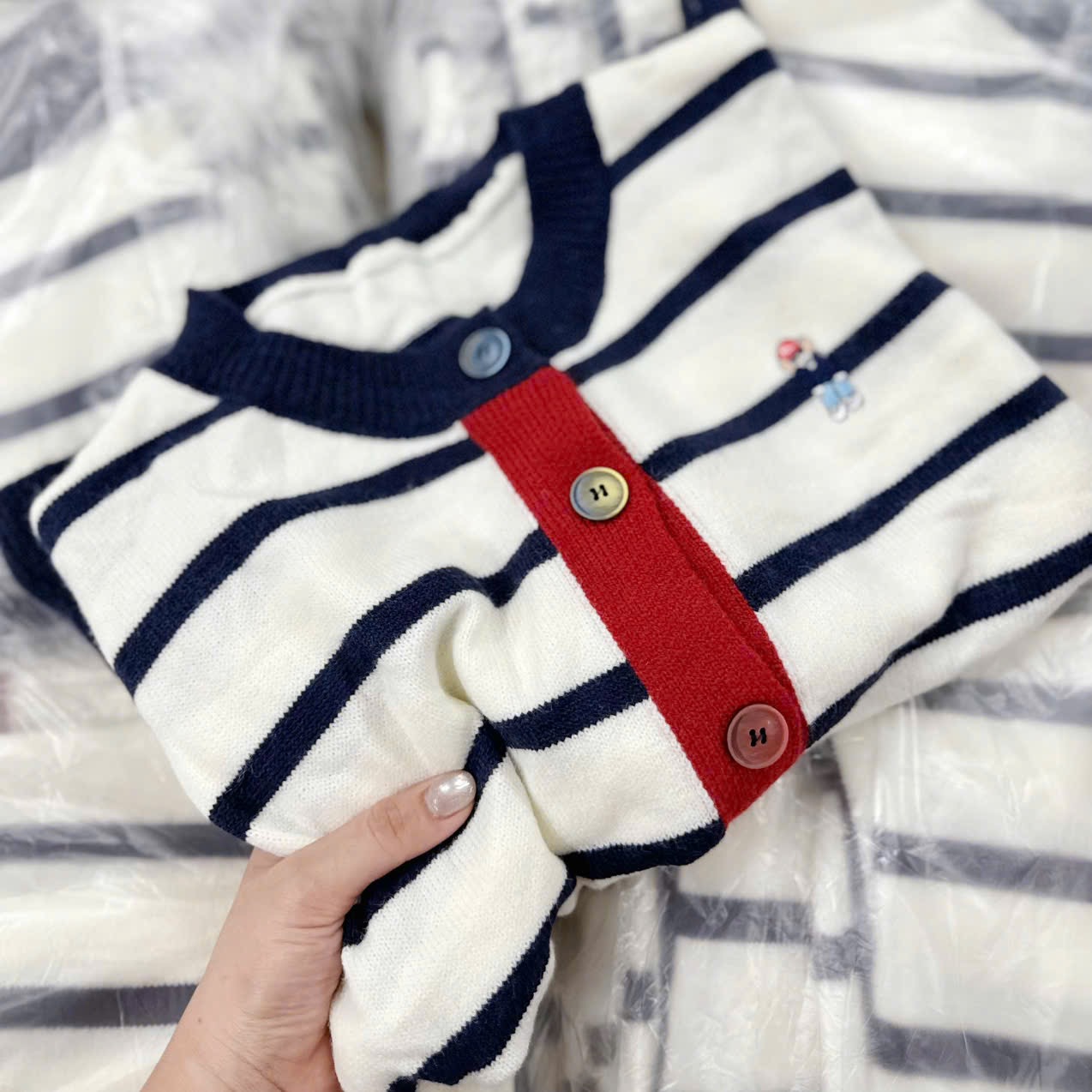 ÁO LEN CDG KẺ GẤU QC