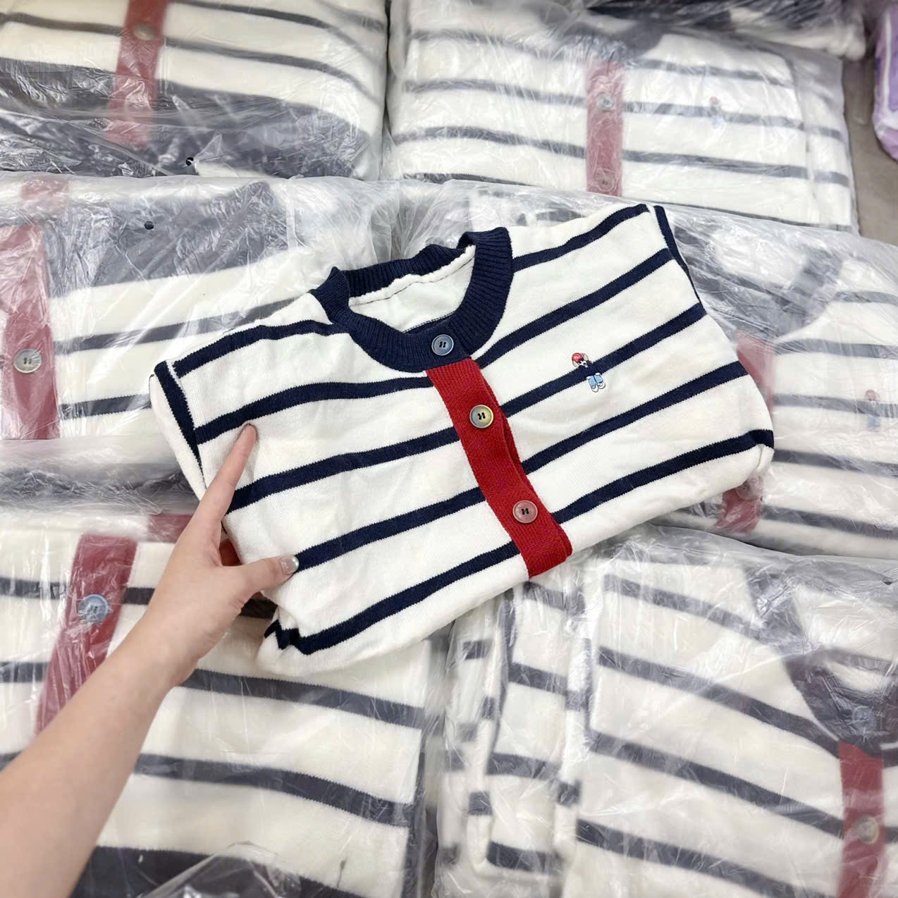 ÁO LEN CDG KẺ GẤU QC