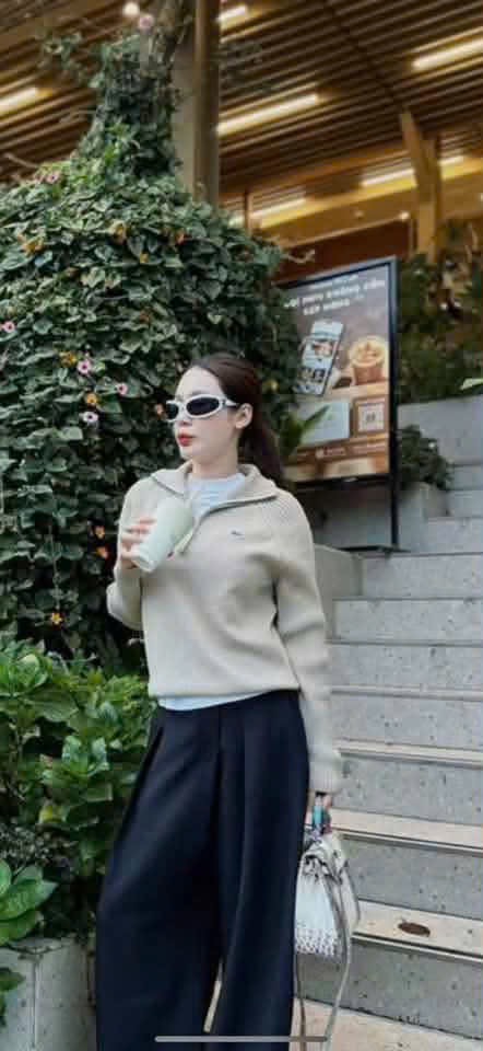 ÁO LEN CỔ KHOÁ LCT QCCC MÀU BE