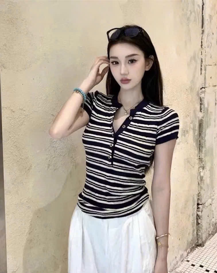 ÁO LEN CỘC KẺ ĐEN ĐỎ CHO NỮ