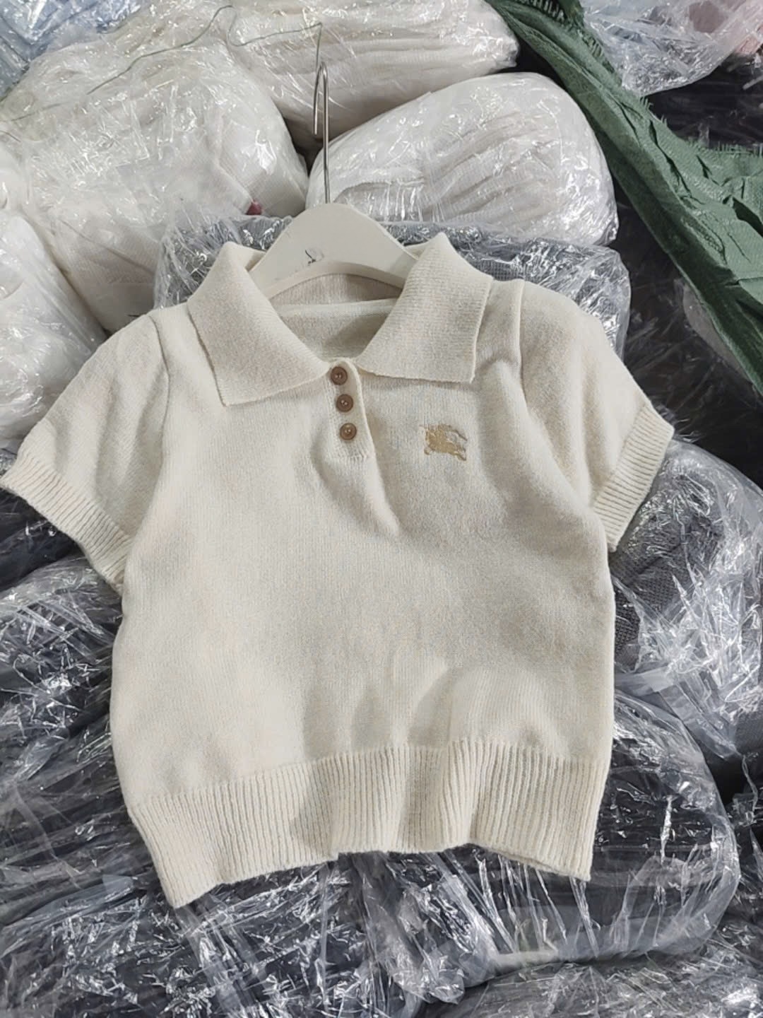 ÁO LEN MTG MÀU KEM BBR CỘC TAY