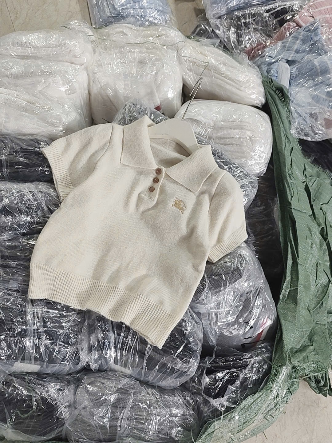 ÁO LEN MTG MÀU KEM BBR CỘC TAY