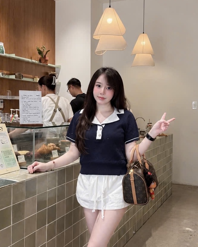 ÁO LEN THAN CỔ VIỀN HULG