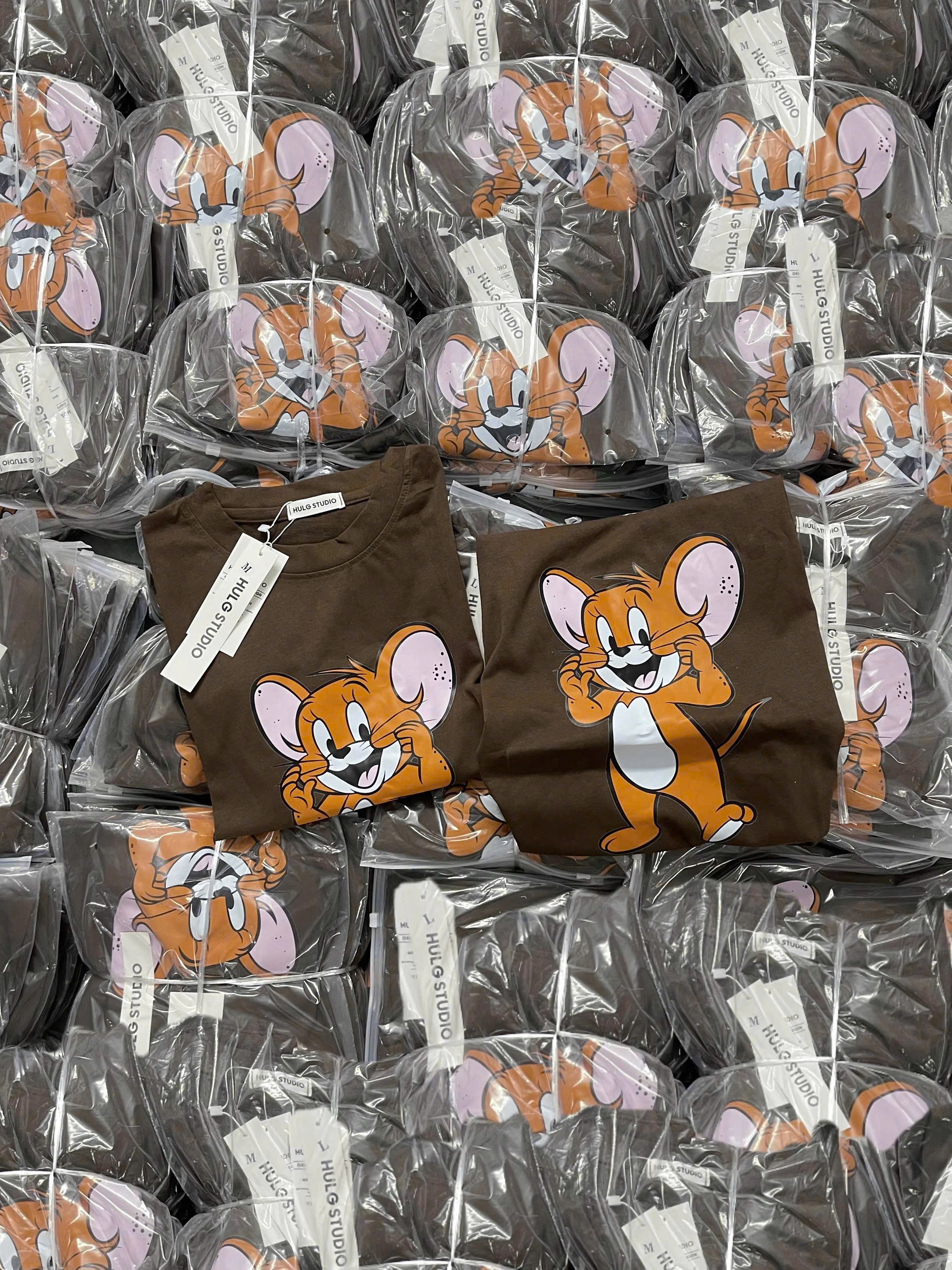 ÁO PHÔNG GIẤY MICKY NÂU DT