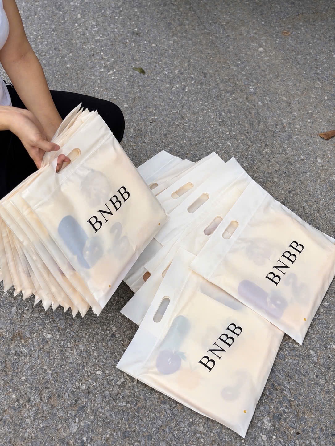 ÁO PULL CỘC VÀNG DT CHỮ MUEGAN BNBB
