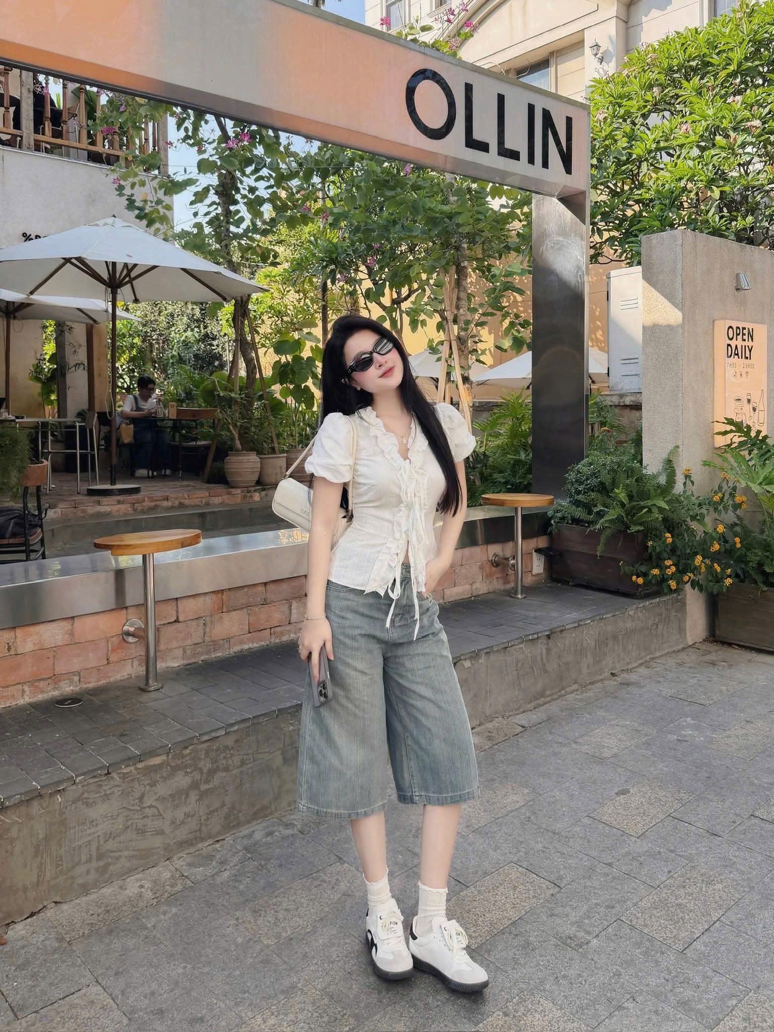 ÁO SƠ MI CỔ BÈO DÂY BUỘC MÀU TRẮNG