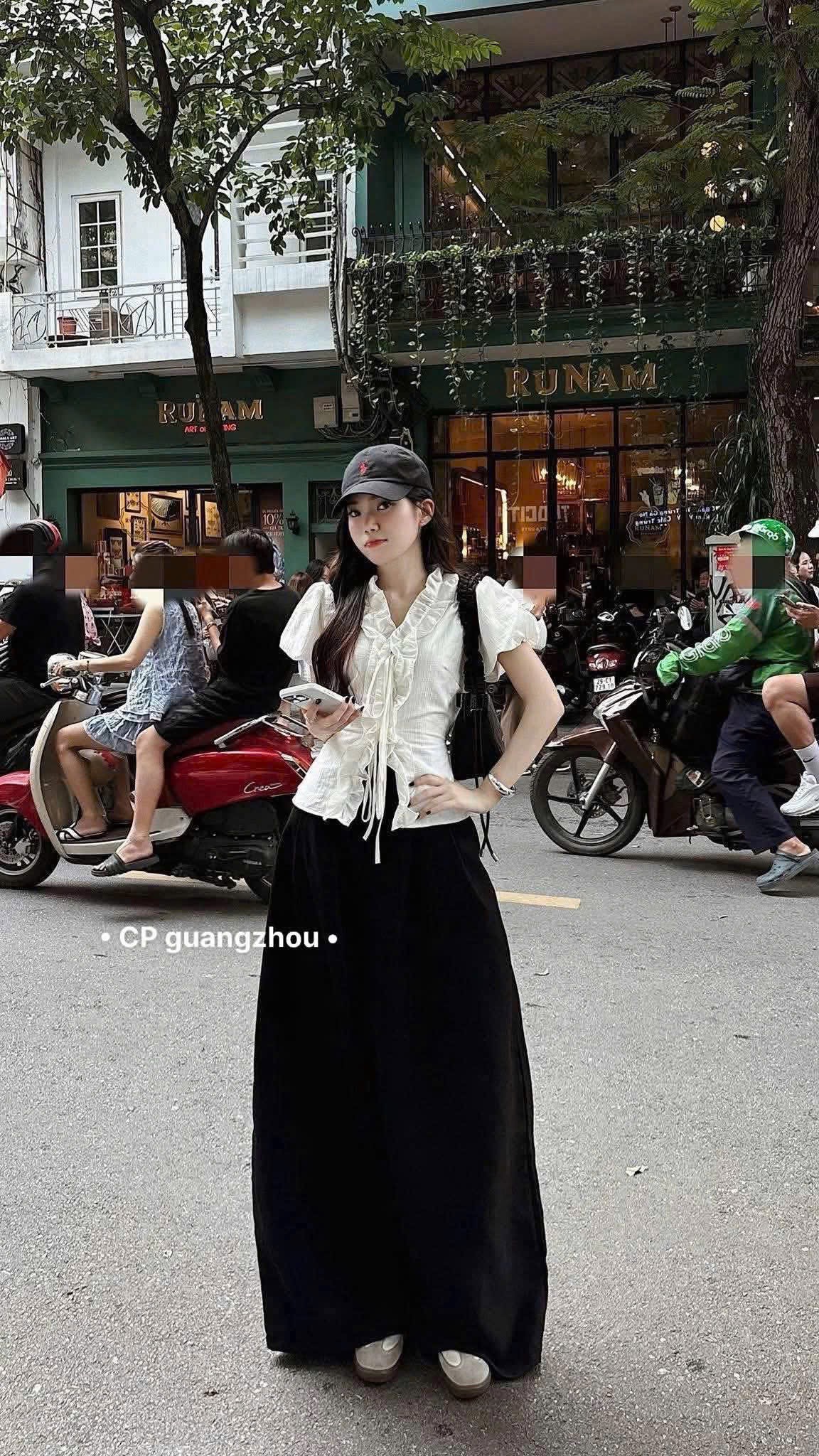 ÁO SƠ MI CỔ BÈO DÂY BUỘC MÀU TRẮNG