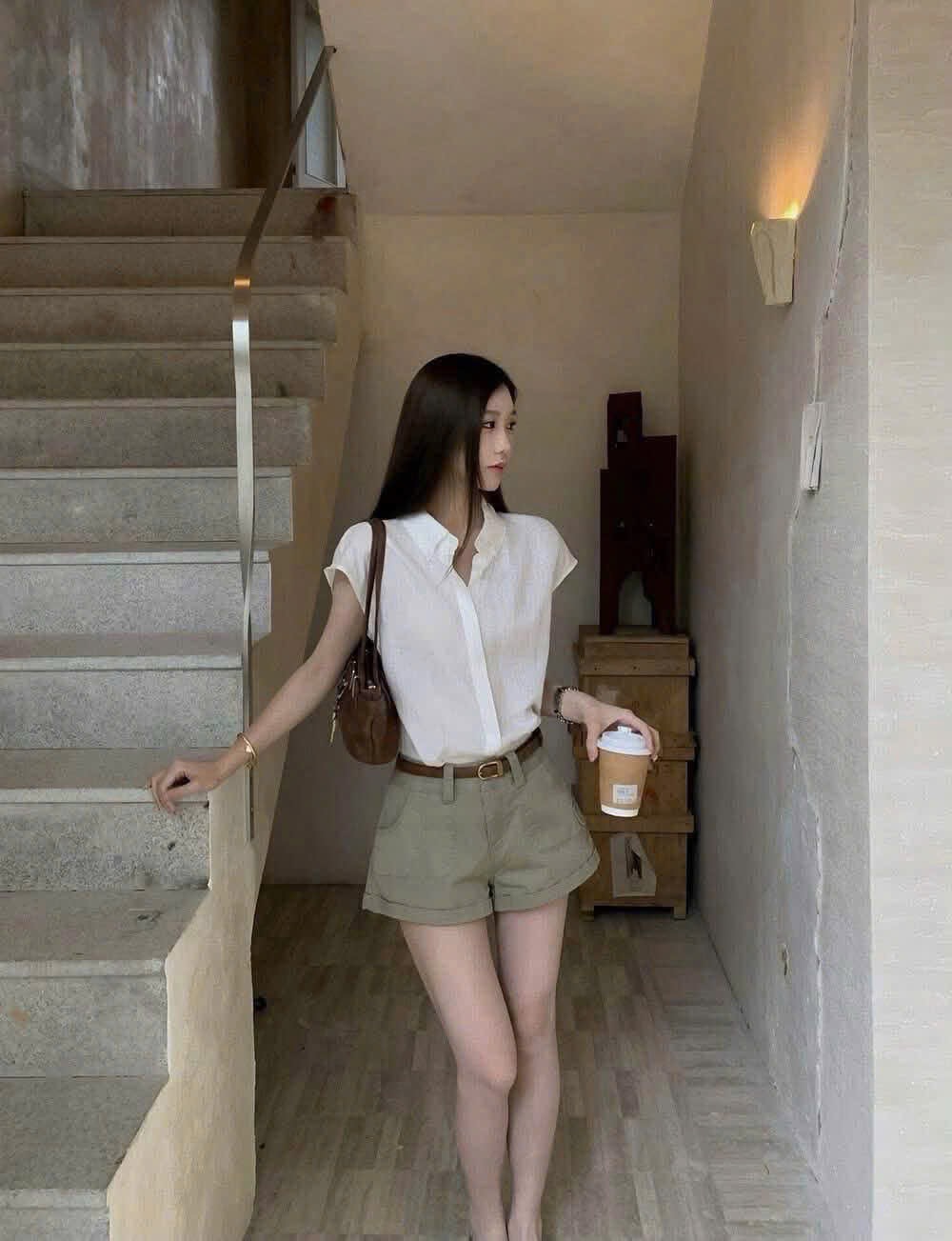 ÁO SƠ MI TRẮNG TAY HẾN THÊU NGỰA