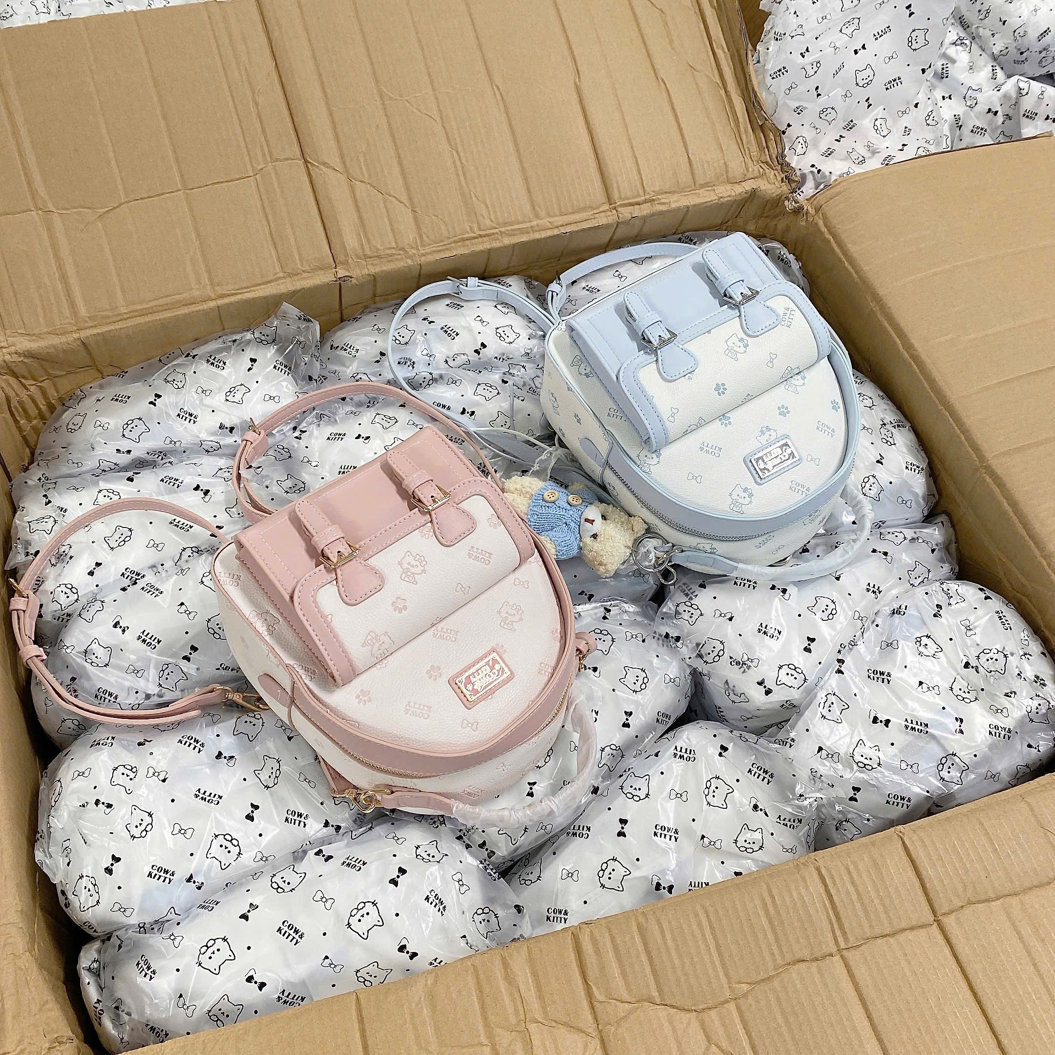 BALO KITTY 2 MÀU XANH HỒNG M817