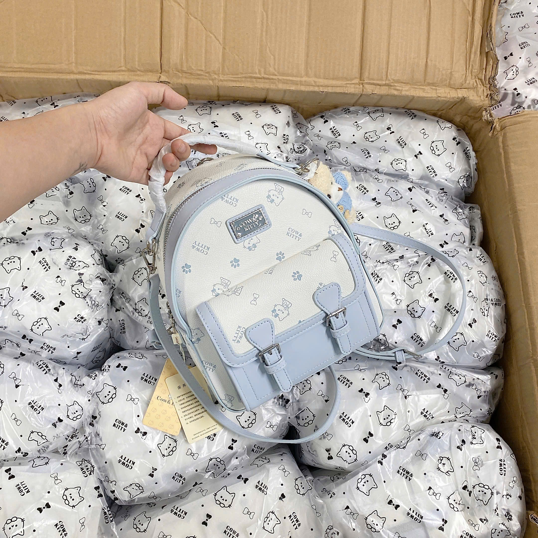 BALO KITTY 2 MÀU XANH HỒNG M817
