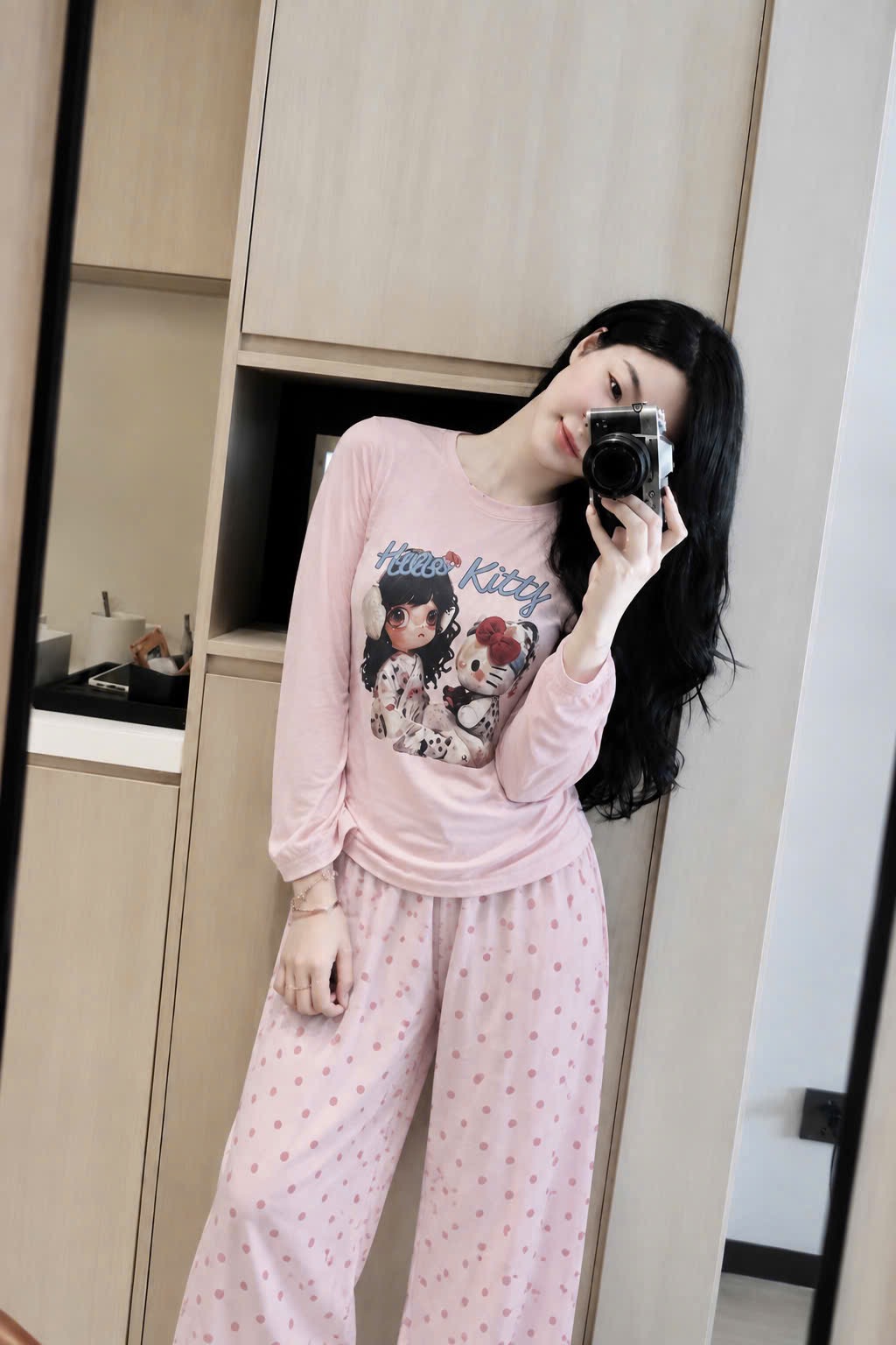 BỘ ÁO GIẤY HỒNG KITTY QUẦN ĐŨI CHẤM BI