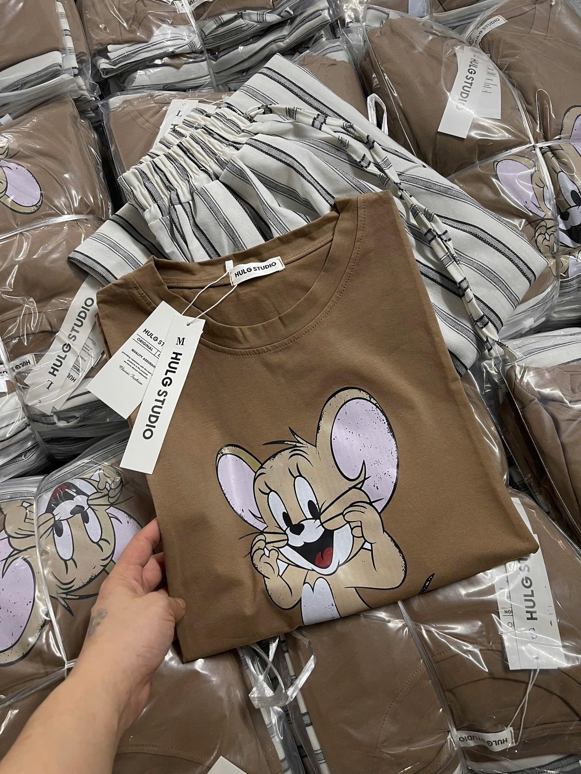 BỘ CỘC NÂU CHUỘT JERRY QUẦN KẺ