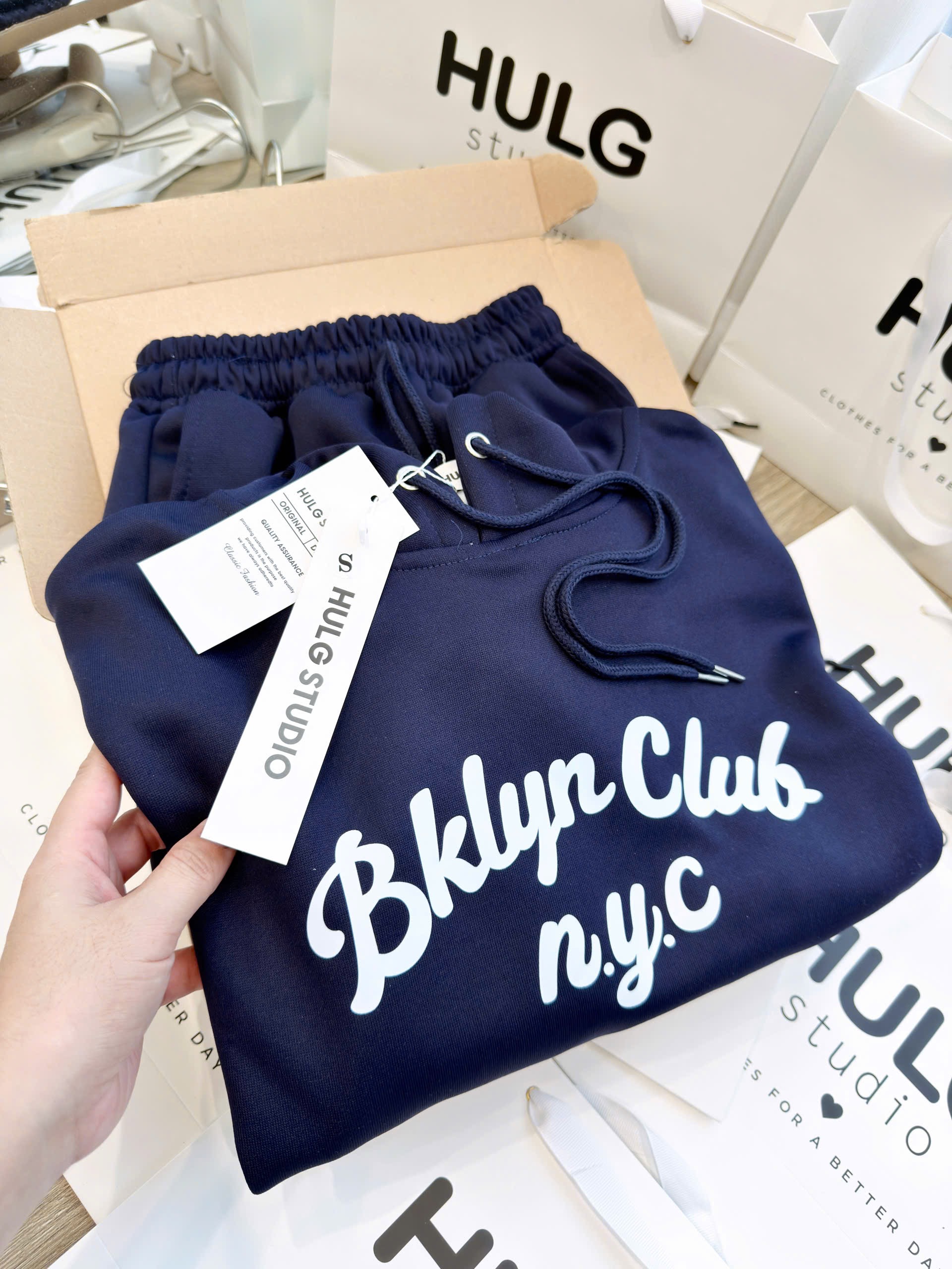 BỘ HODIE NỈ MŨ THAN CHỮ BKLYN TAG HULG