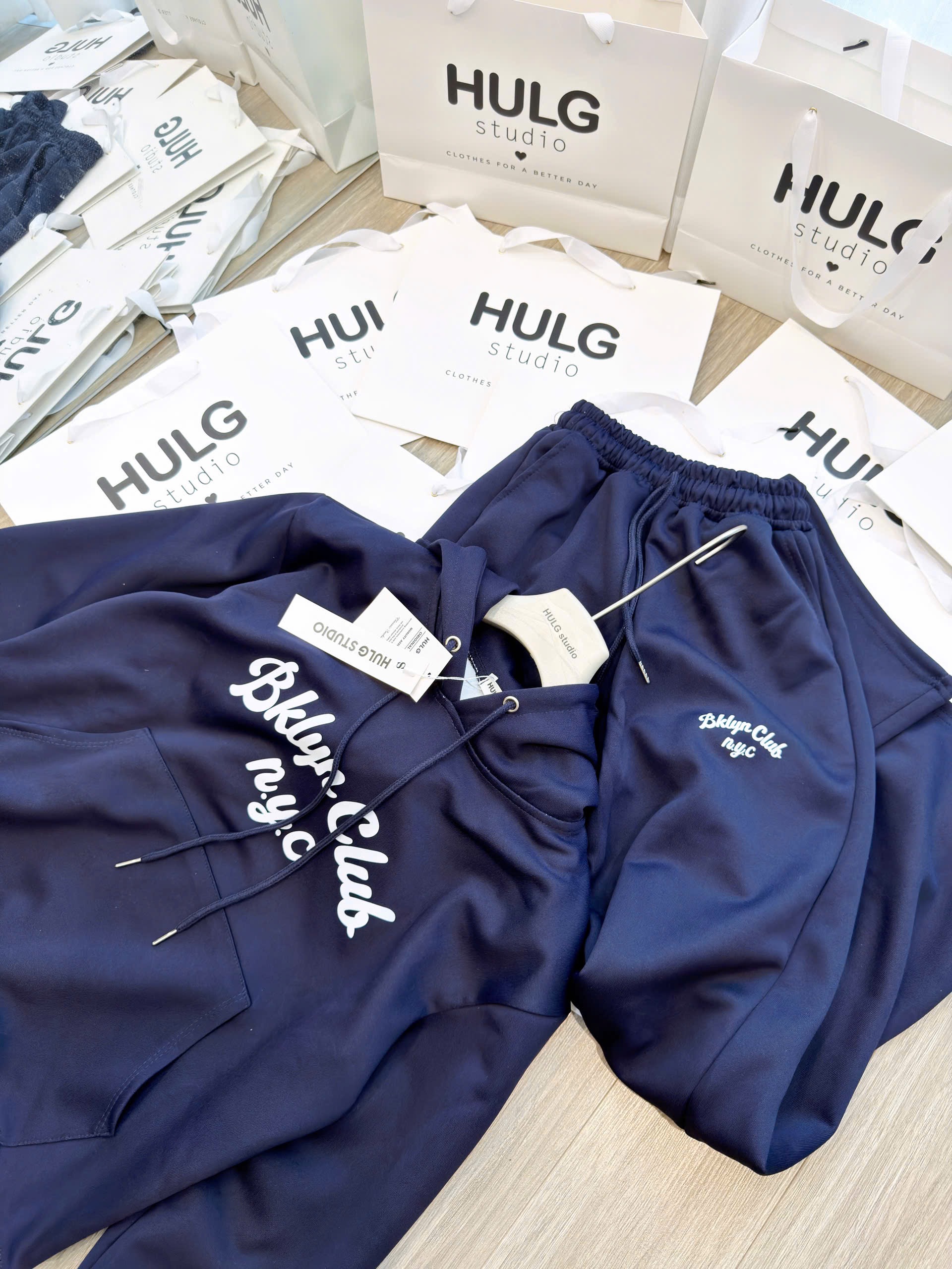 BỘ HODIE NỈ MŨ THAN CHỮ BKLYN TAG HULG
