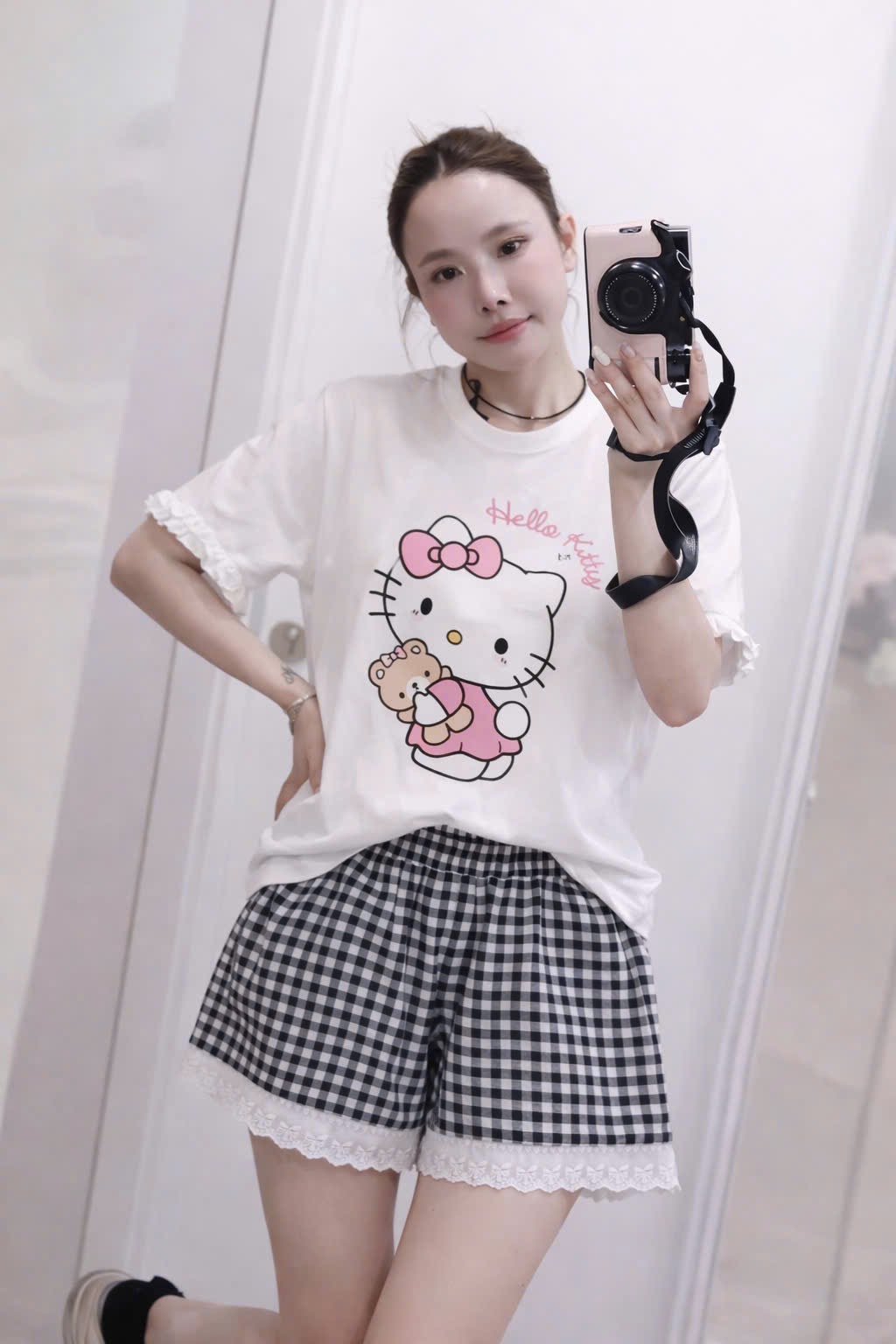 BỘ MÈO KITTY TRẮNG QUẦN KẺ ĐEN PHỐI REN