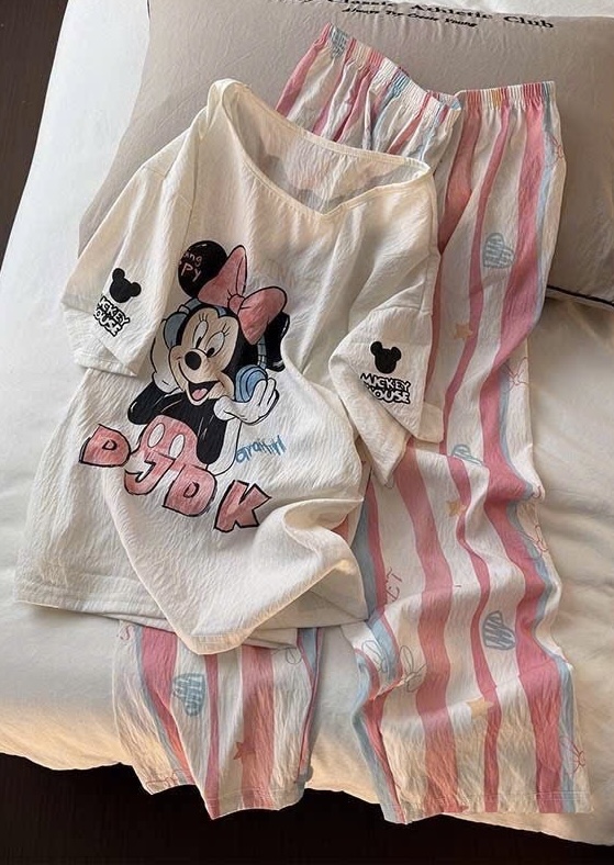 BỘ MICKEY TRẮNG QUẦN SUÔNG KẺ HỒNG QC