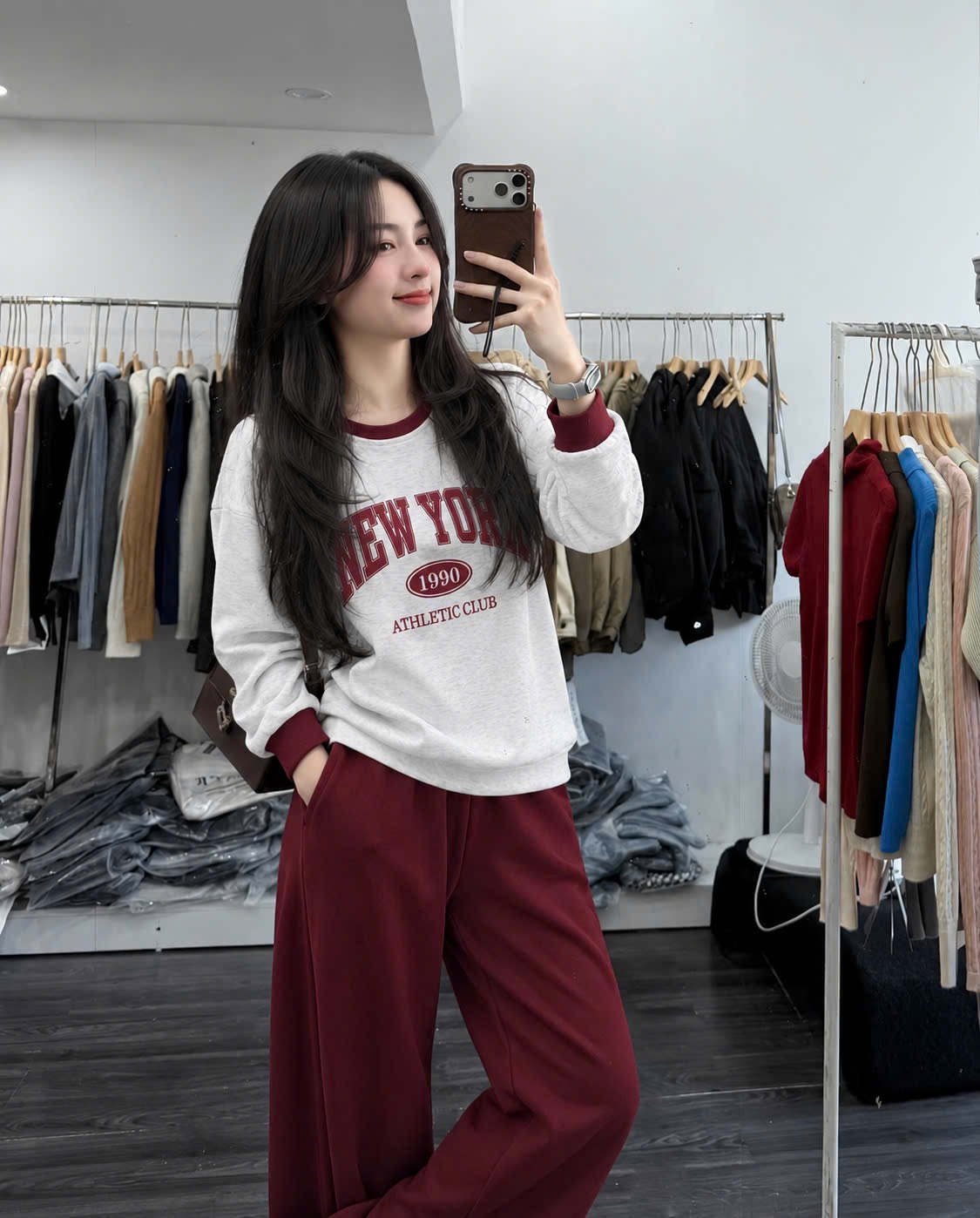 BỘ NỈ XÁM NEW YORK PHỐI QUẦN SUÔNG ĐỎ