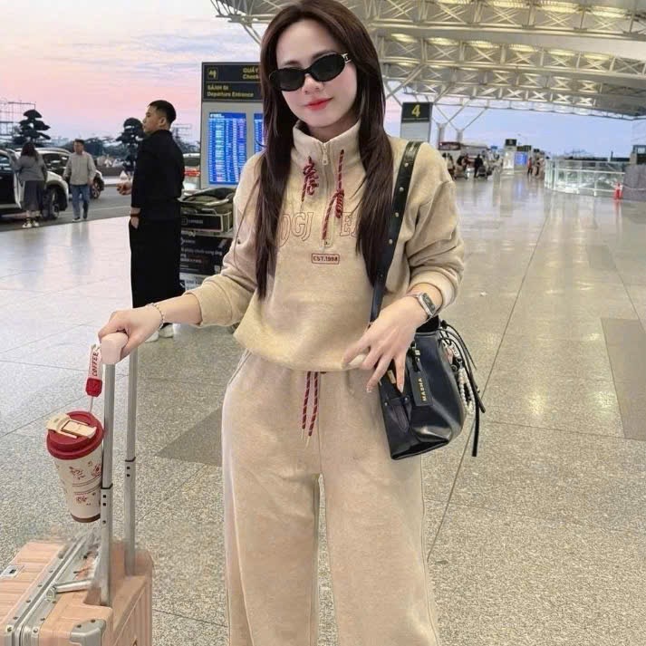 BỘ TĂM THỎ CỔ KHOÁ MÀU BE THÊU CHỮ RDGJ