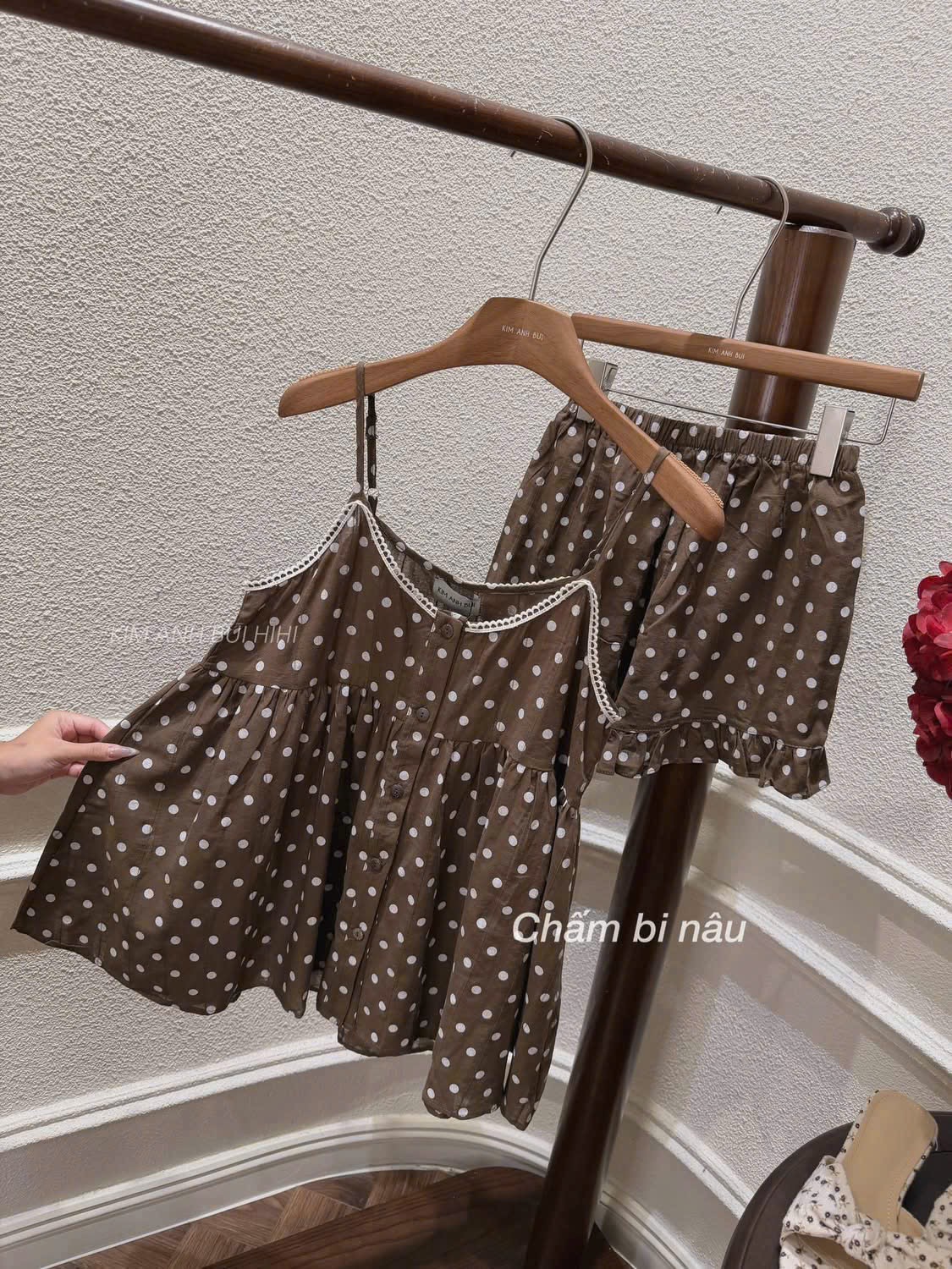 CHẤM BI MÀU NÂU CHO NỮ