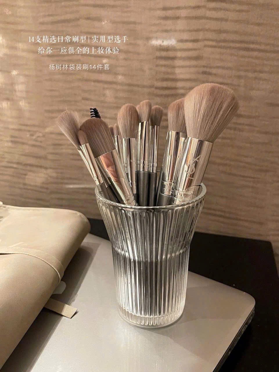 CỌ TRANG ĐIỂM YSL TONE XÁM