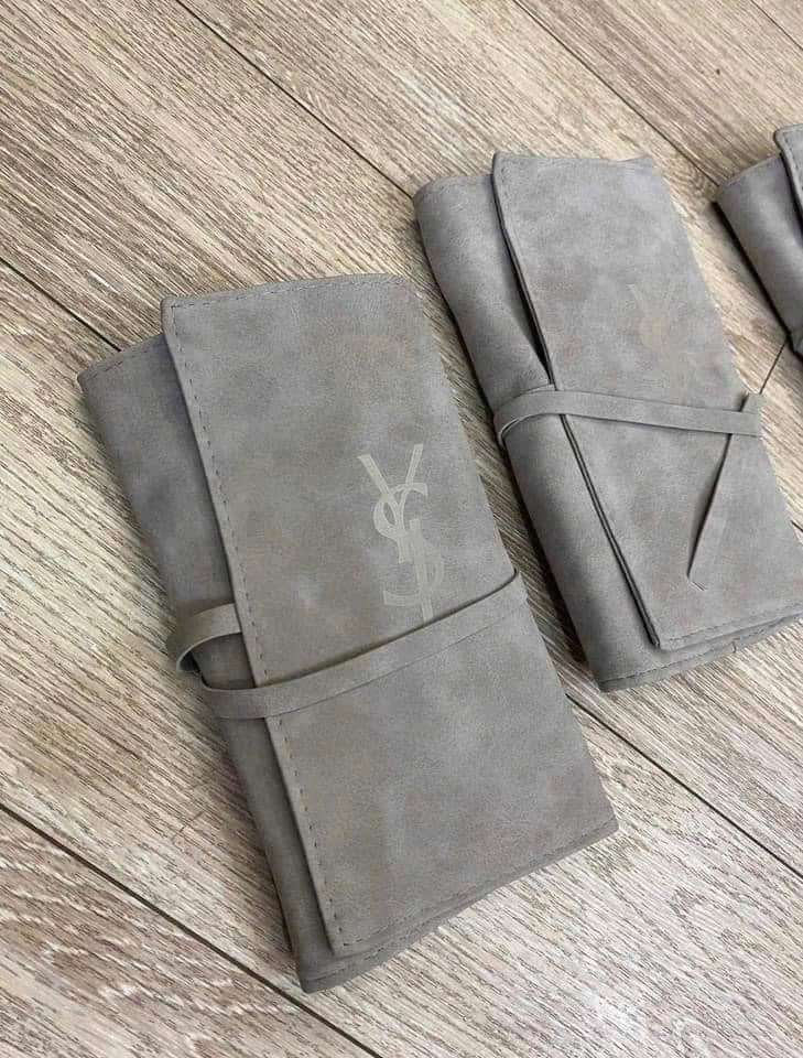 CỌ TRANG ĐIỂM YSL TONE XÁM