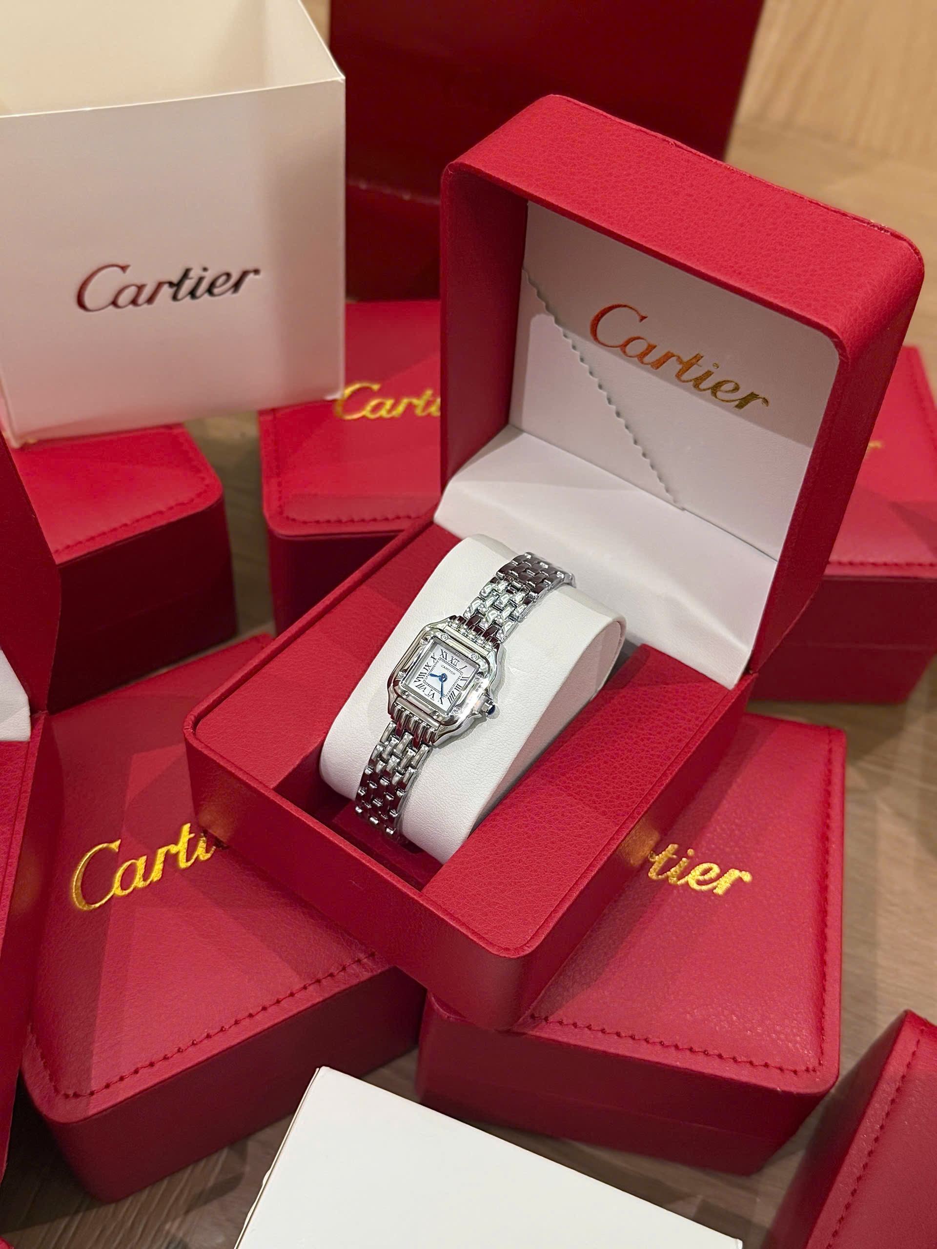 ĐỒNG HỒ CARTIER FULL BOX ĐỎ