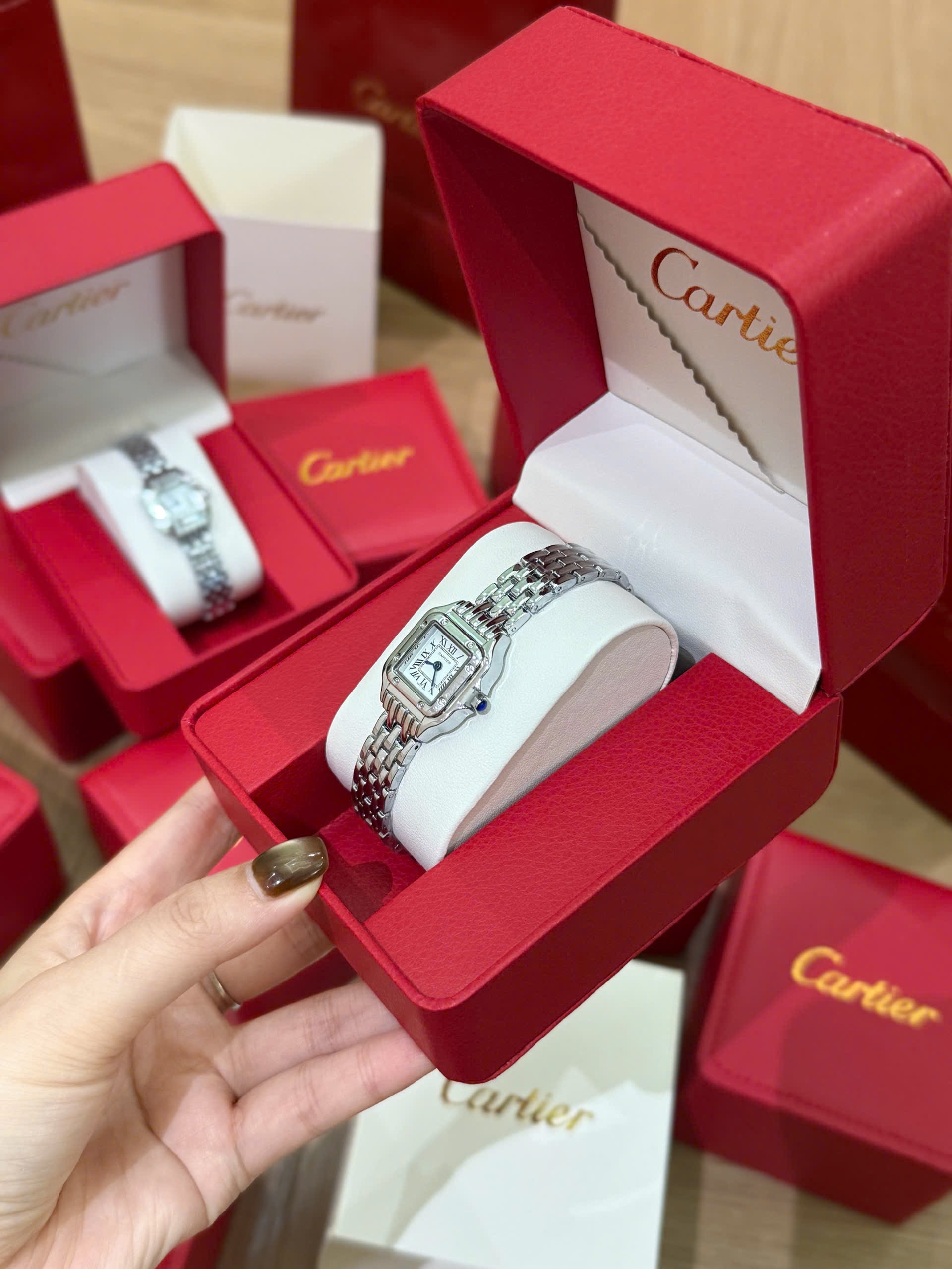 ĐỒNG HỒ CARTIER FULL BOX ĐỎ