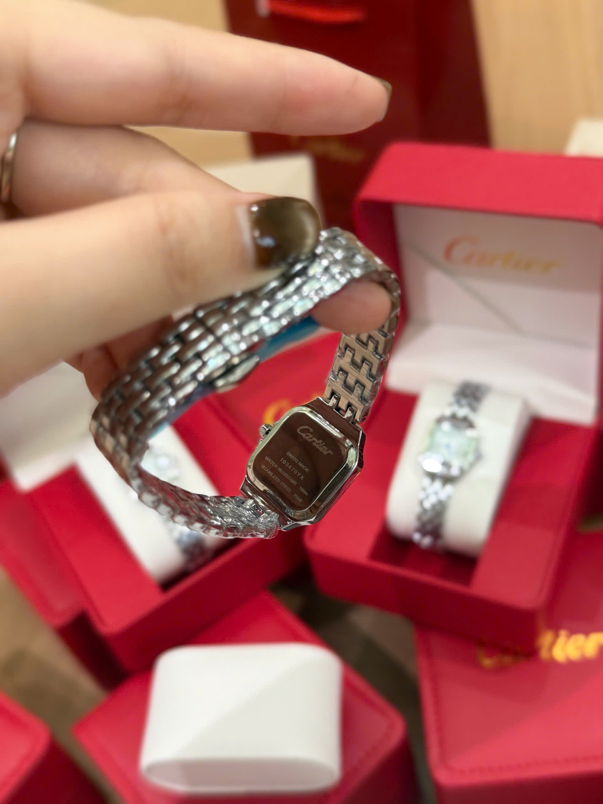 ĐỒNG HỒ CARTIER FULL BOX ĐỎ