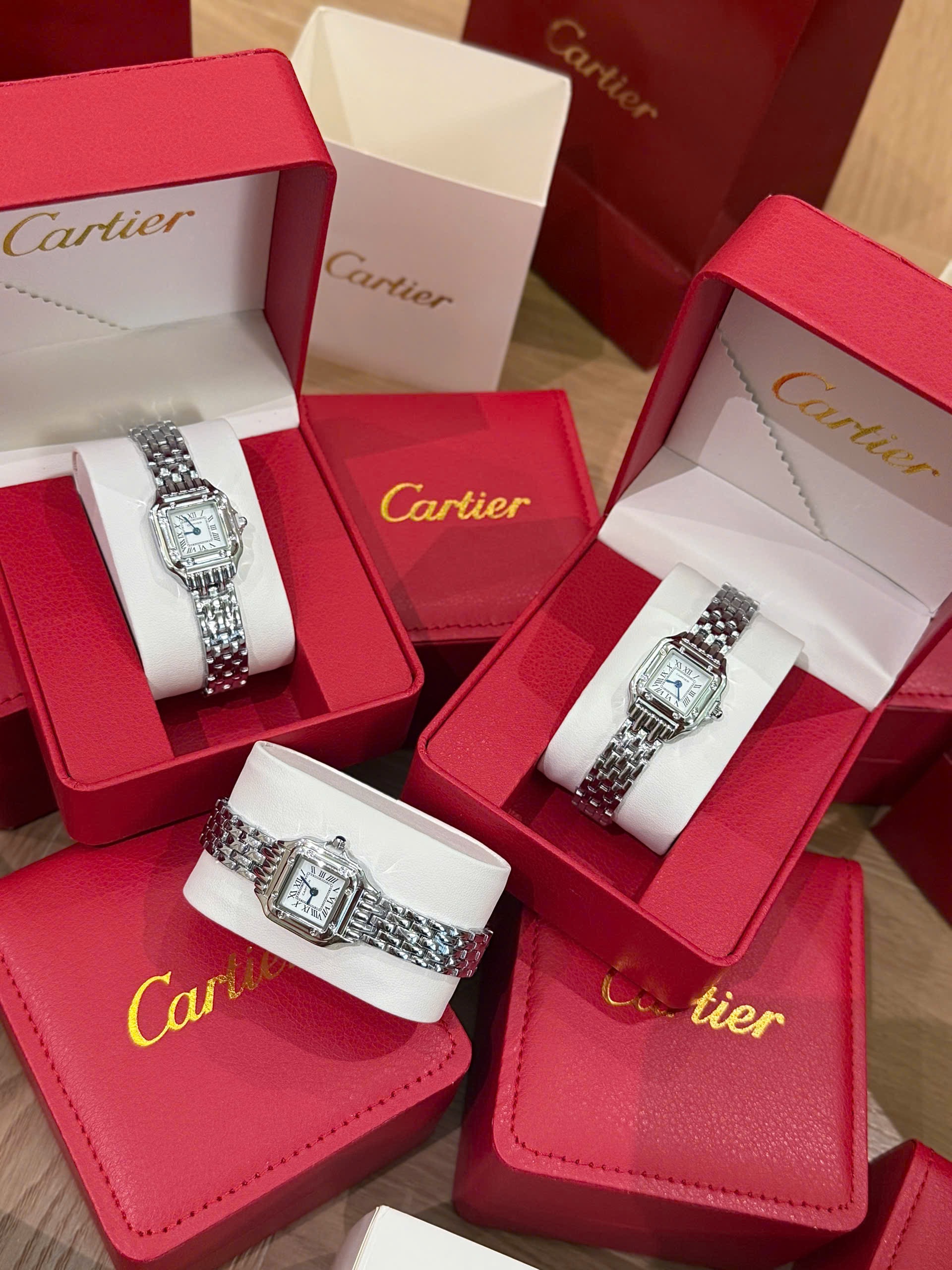 ĐỒNG HỒ CARTIER FULL BOX ĐỎ