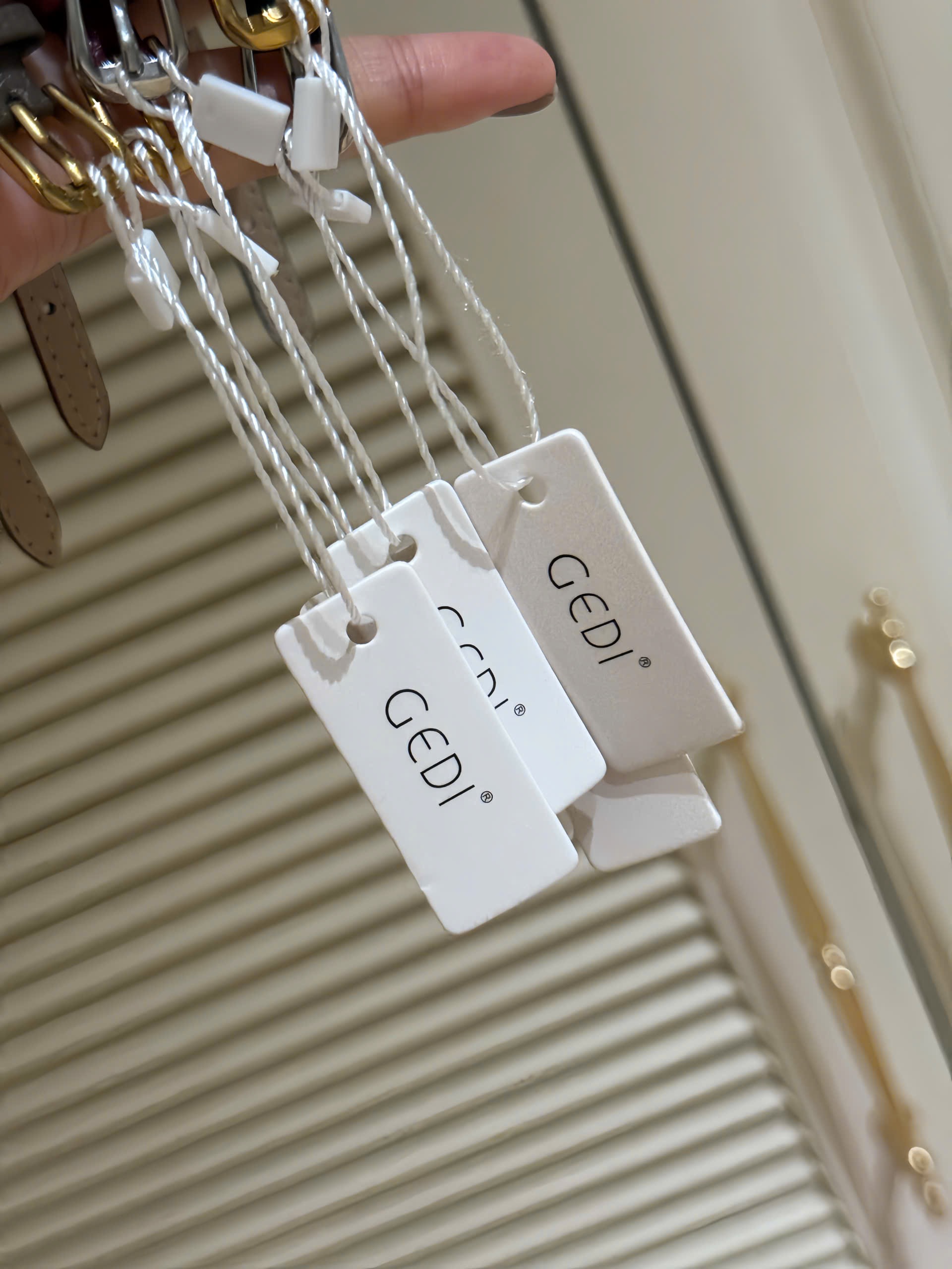 ĐỒNG HỒ DÂY DA MẪU MỚI 5M CHO NỮ