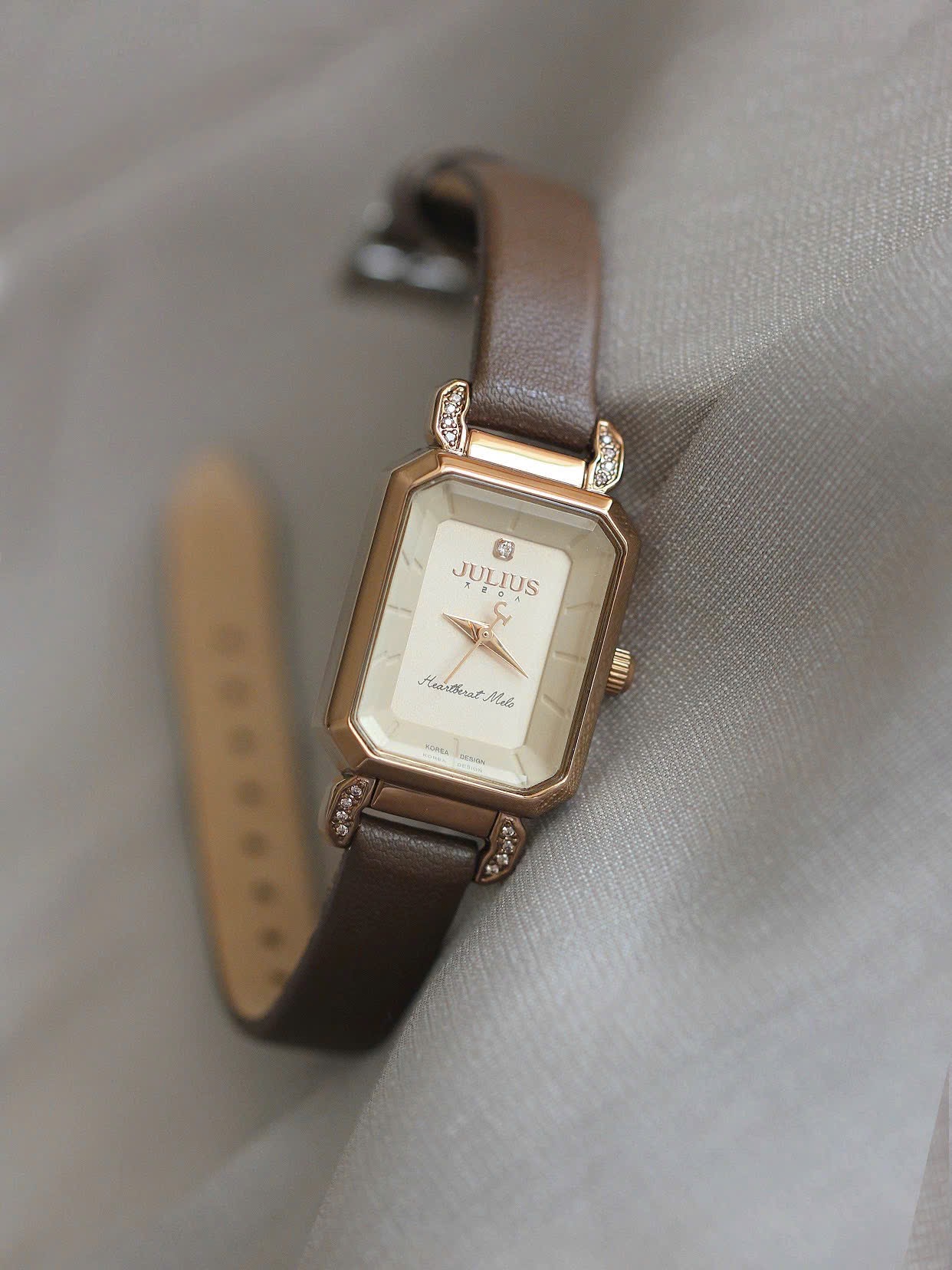 ĐỒNG HỒ MẶT VUÔNG JULI M1609