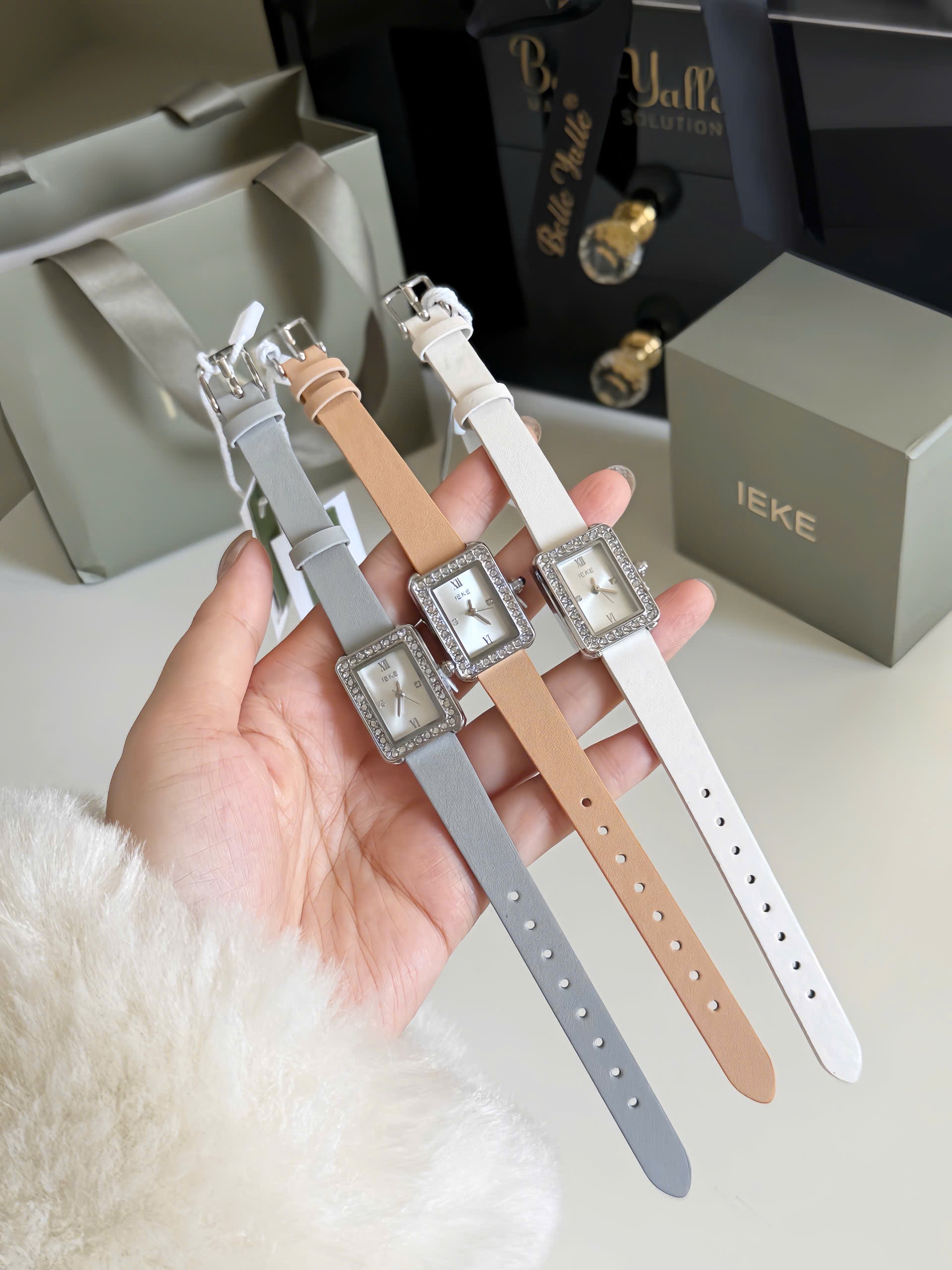 ĐỒNG HỒ VIỀN KIM CƯƠNG HÌNH CHỮ NHẬT 3 MÀU M0608