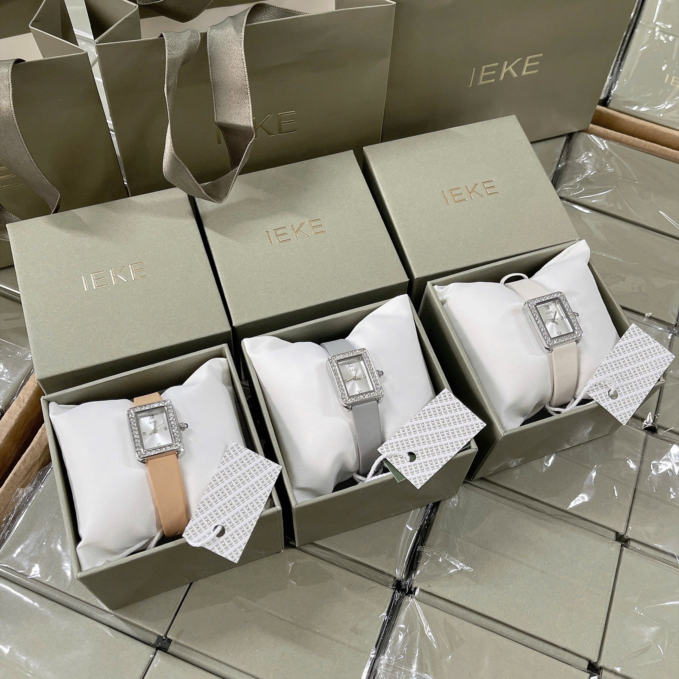 ĐỒNG HỒ VIỀN KIM CƯƠNG HÌNH CHỮ NHẬT 3 MÀU M0608