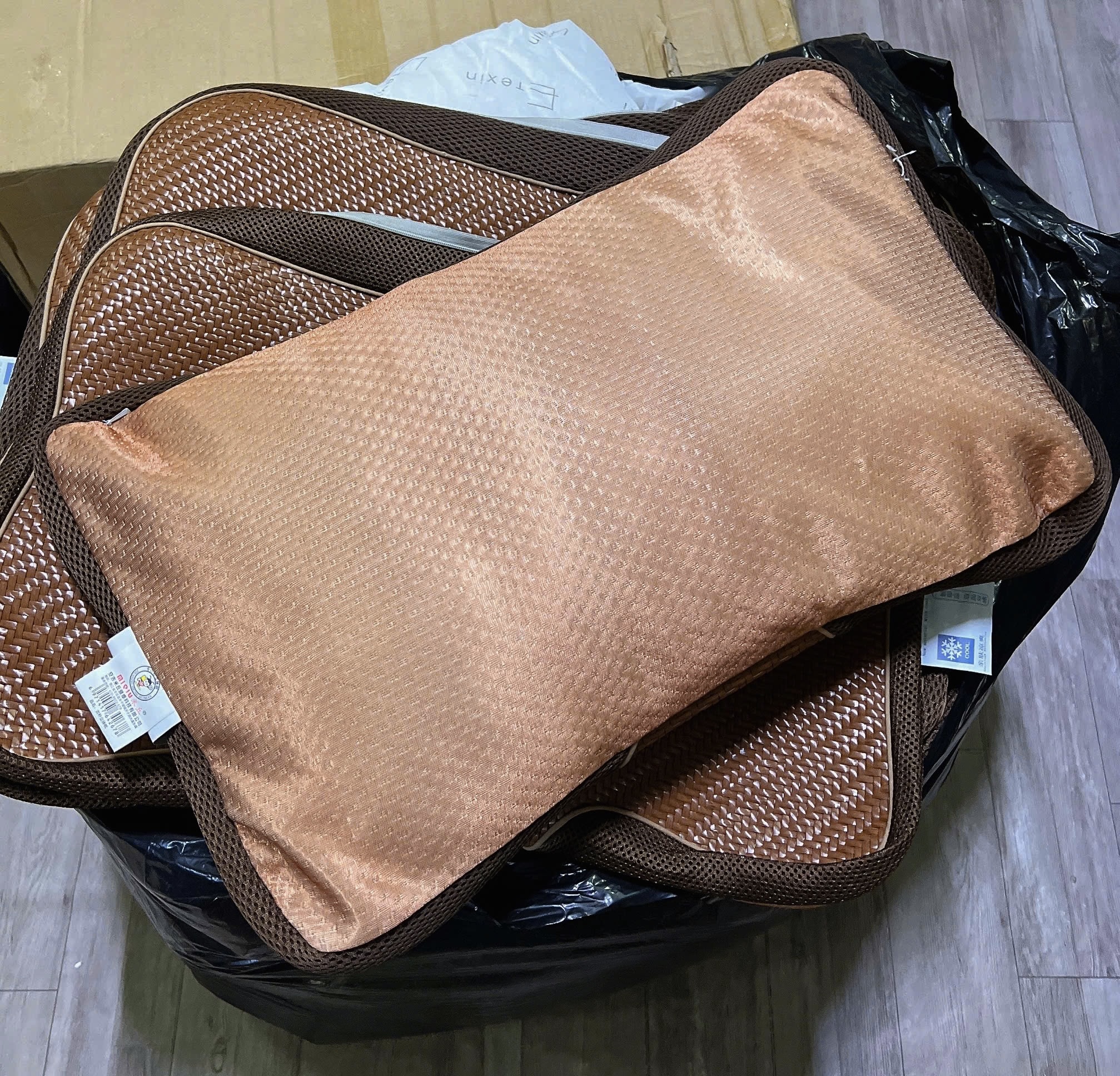 GỐI MÂY KÈM RUỘT THOÁNG MÁT
