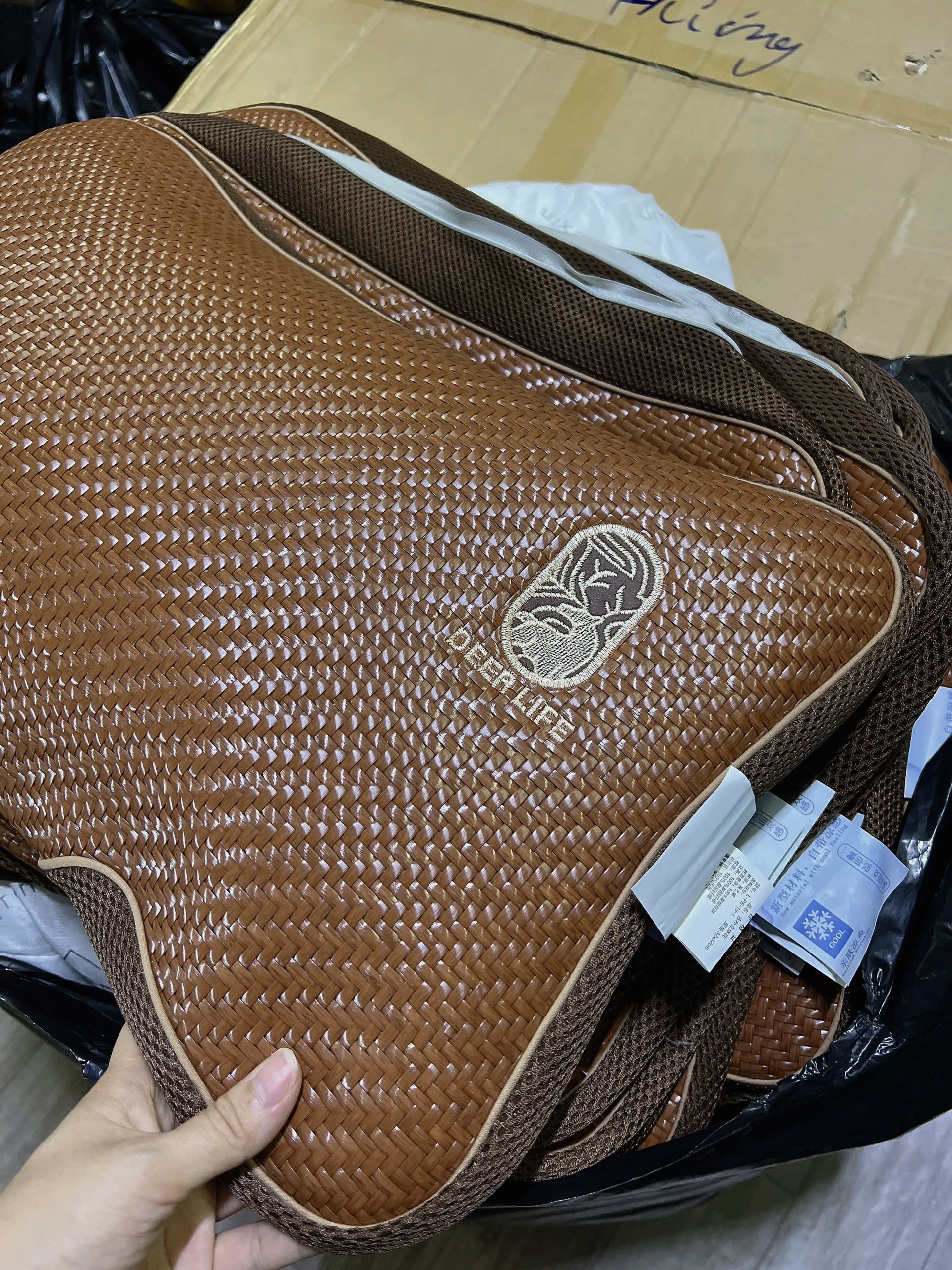 GỐI MÂY KÈM RUỘT THOÁNG MÁT