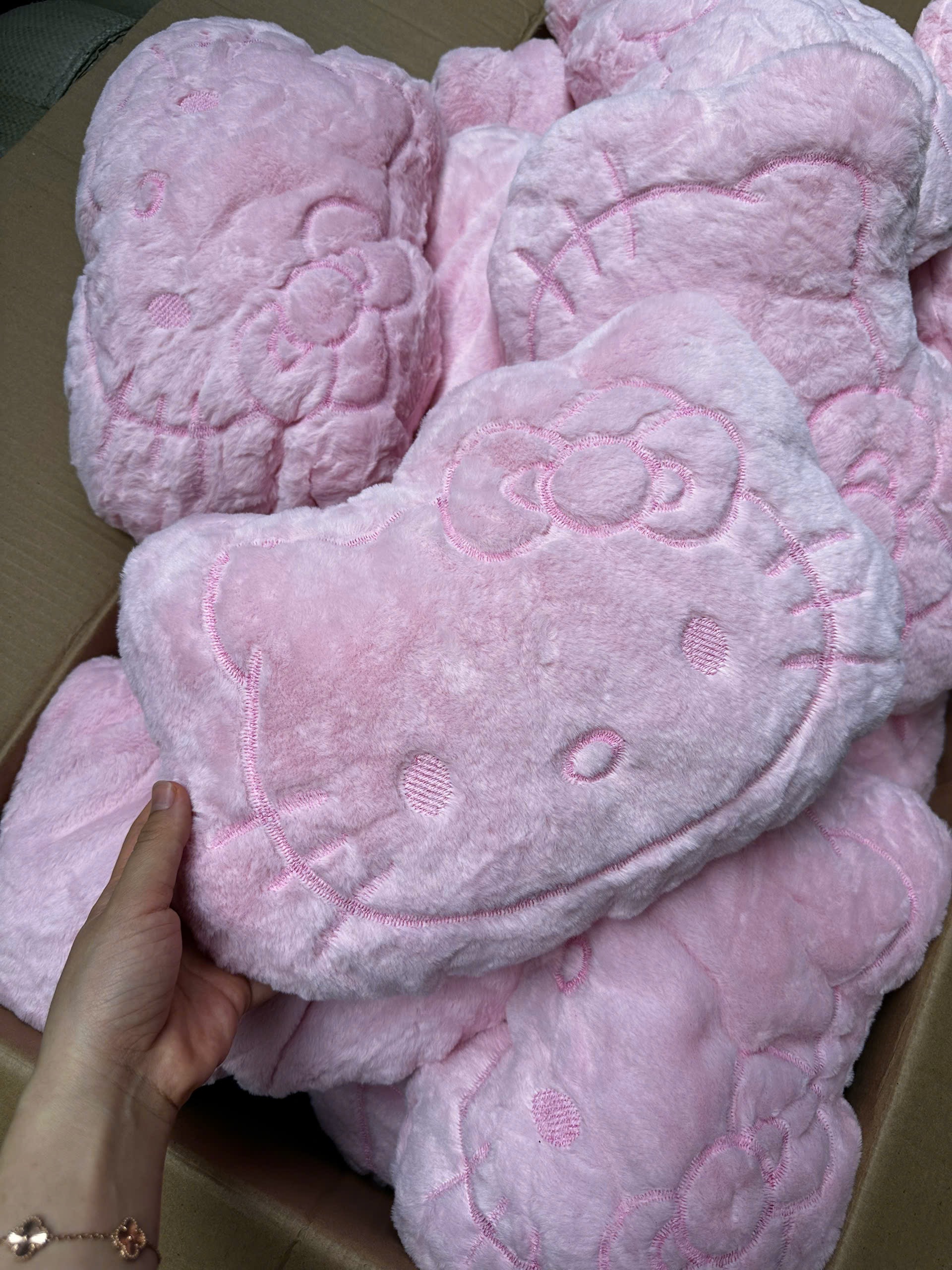 GỐI TỰA HELLO KITTY HỔNG