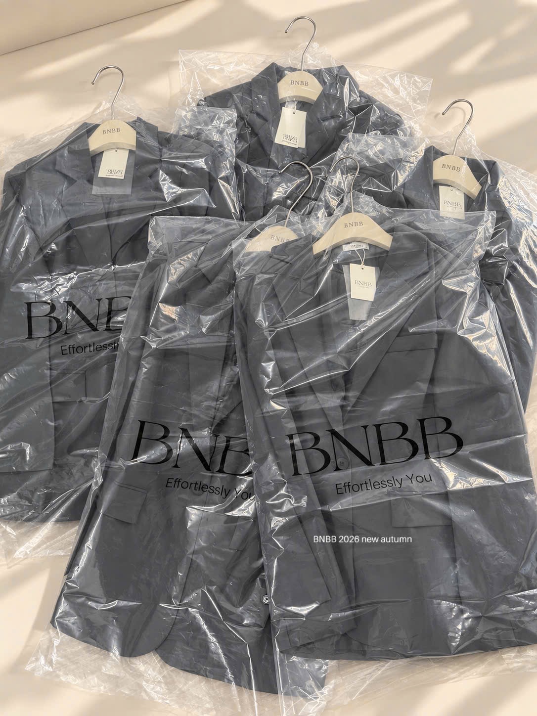 Gom - ÁO BLAZER MÀU XÁM TRO BNBB