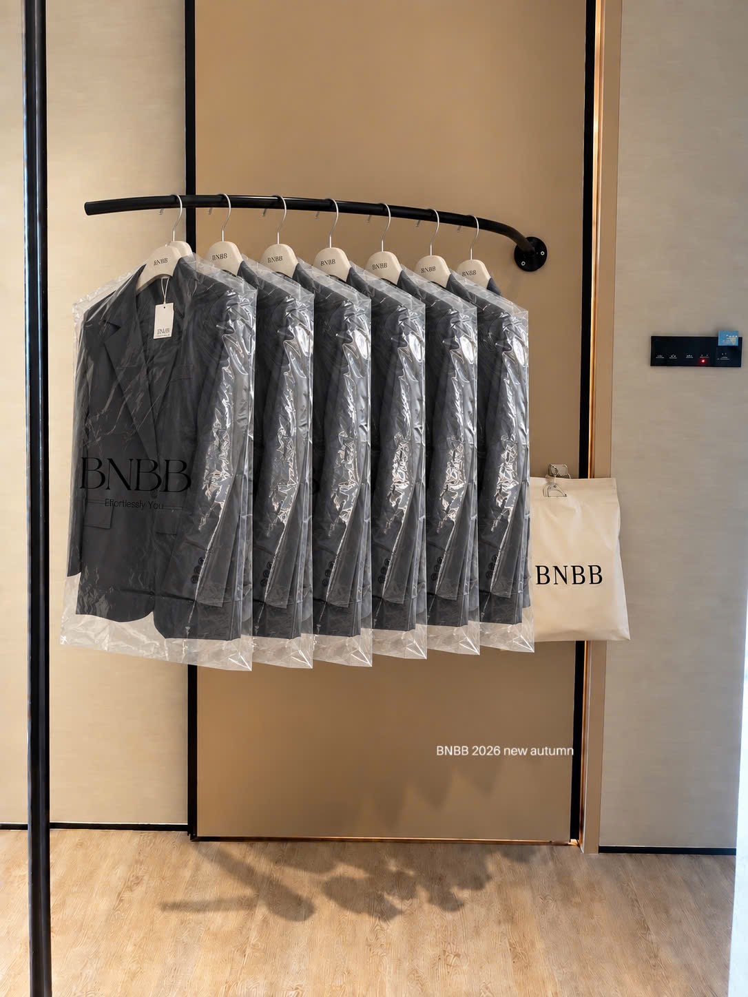 Gom - ÁO BLAZER MÀU XÁM TRO BNBB
