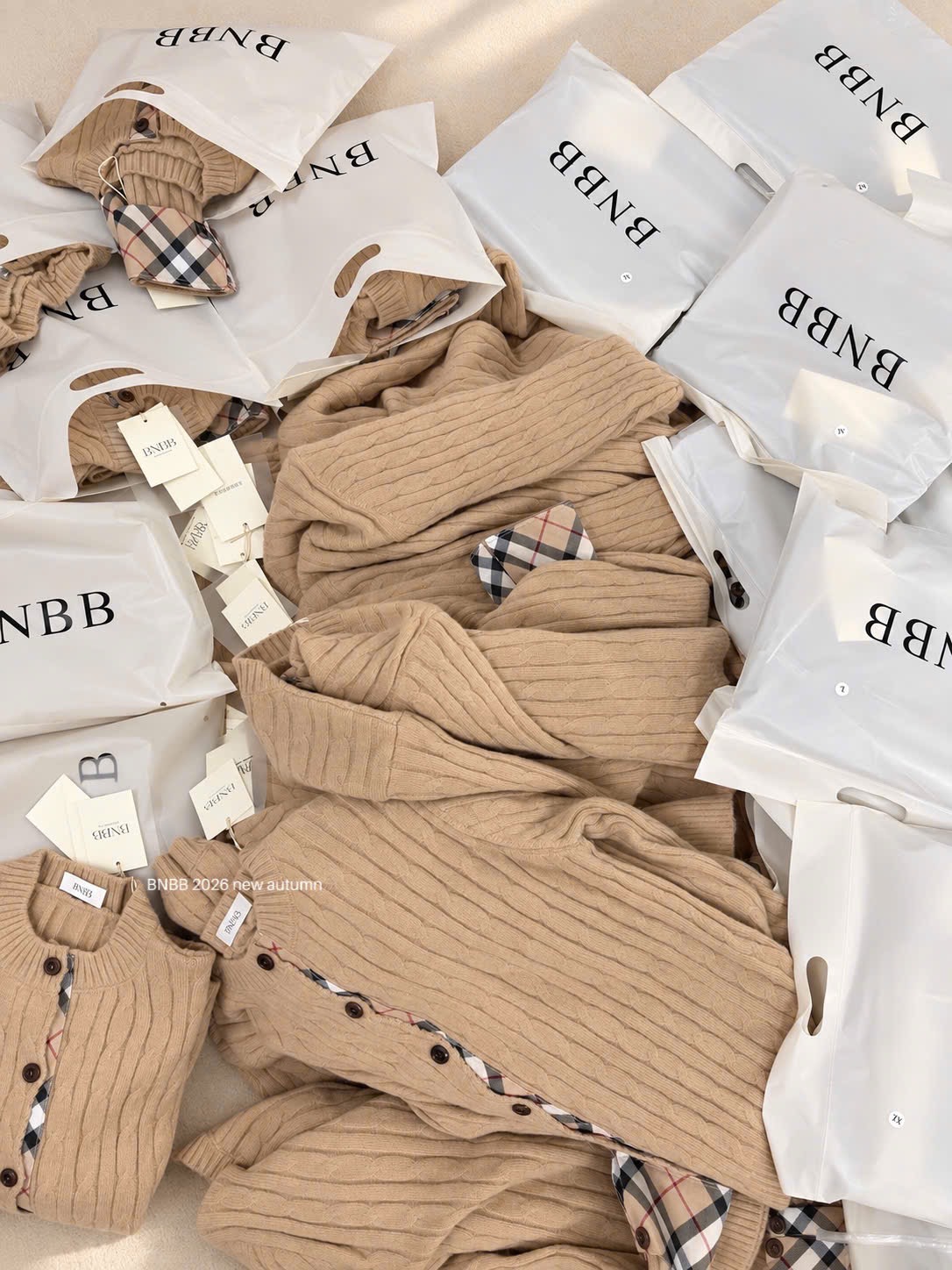 ÁO LEN CGD THỪNG BE PHỐI BBR BNBB