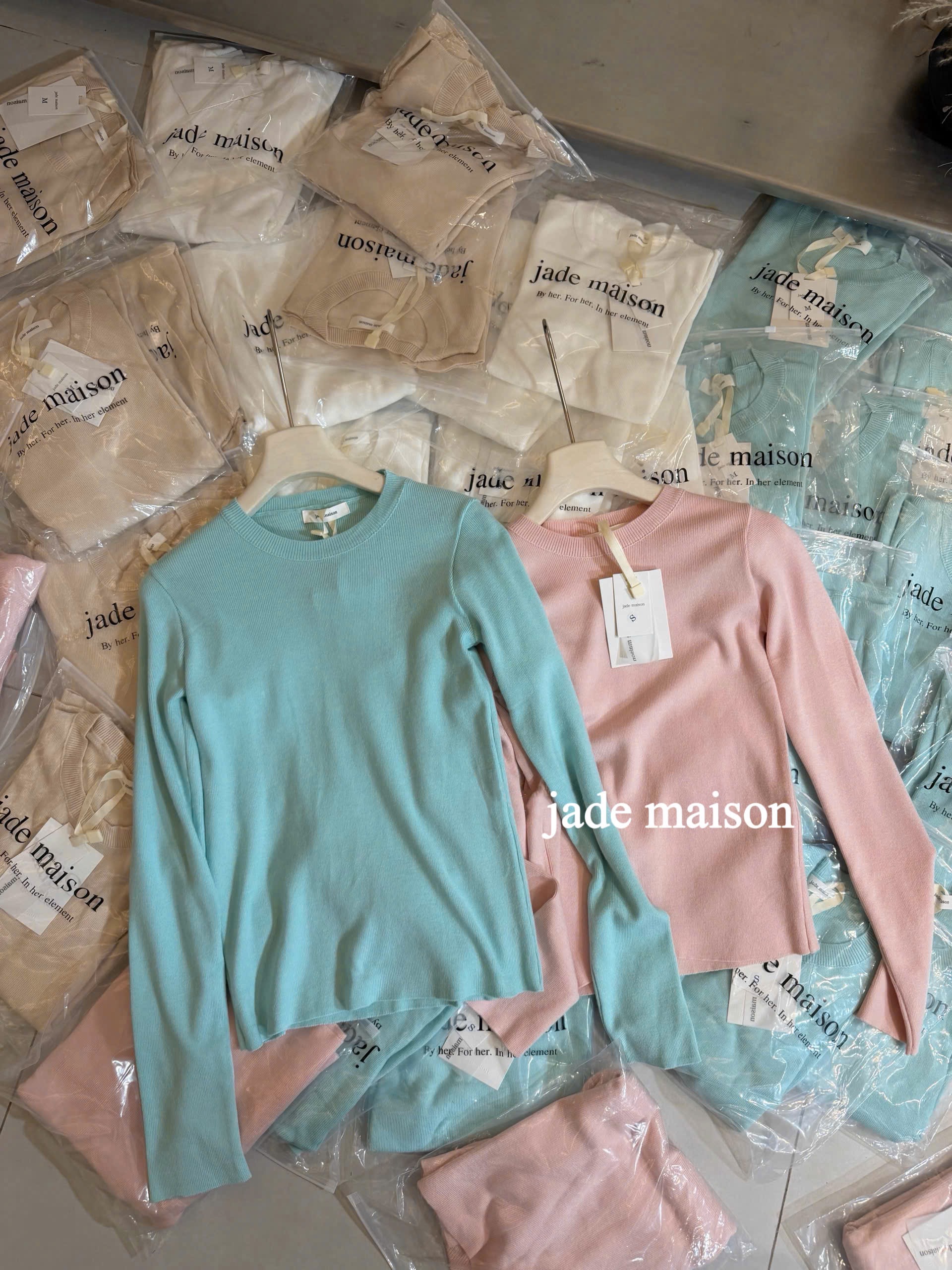 ÁO LEN CỔ TRÒN DÁNG ÔM DT JADE MAISON