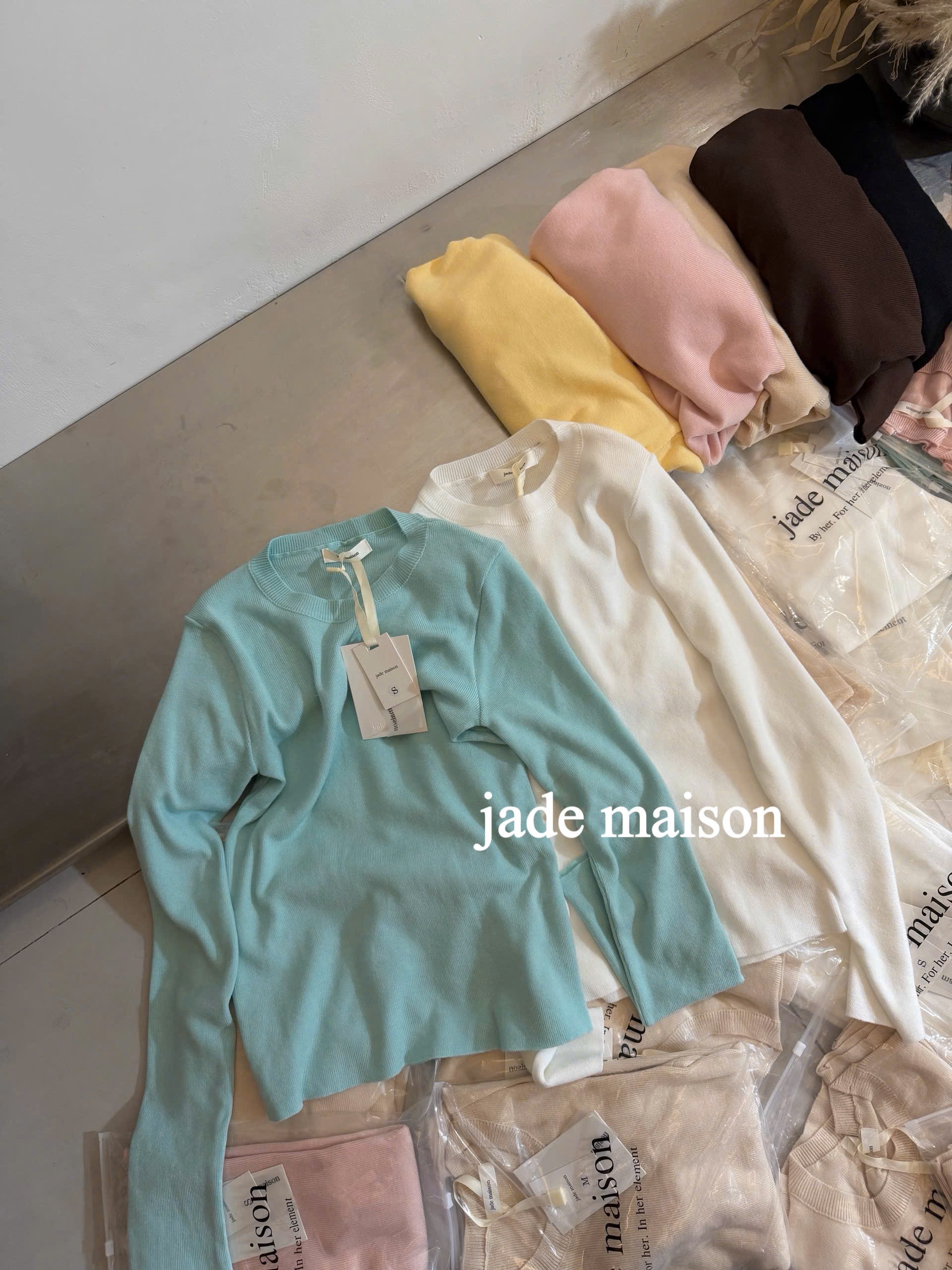 ÁO LEN CỔ TRÒN DÁNG ÔM DT JADE MAISON